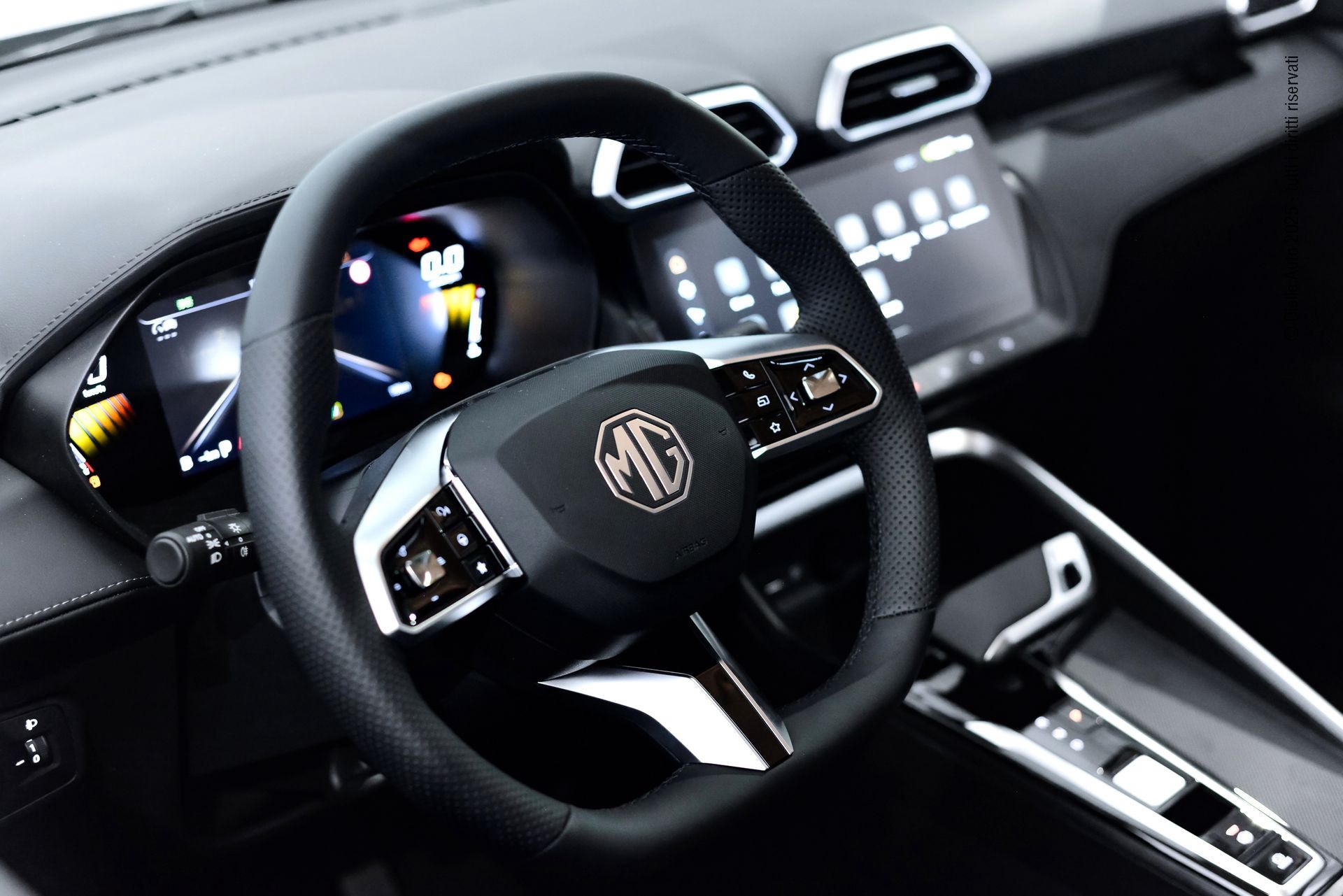 Mg ZS 1.5 hybrid+ Luxury auto