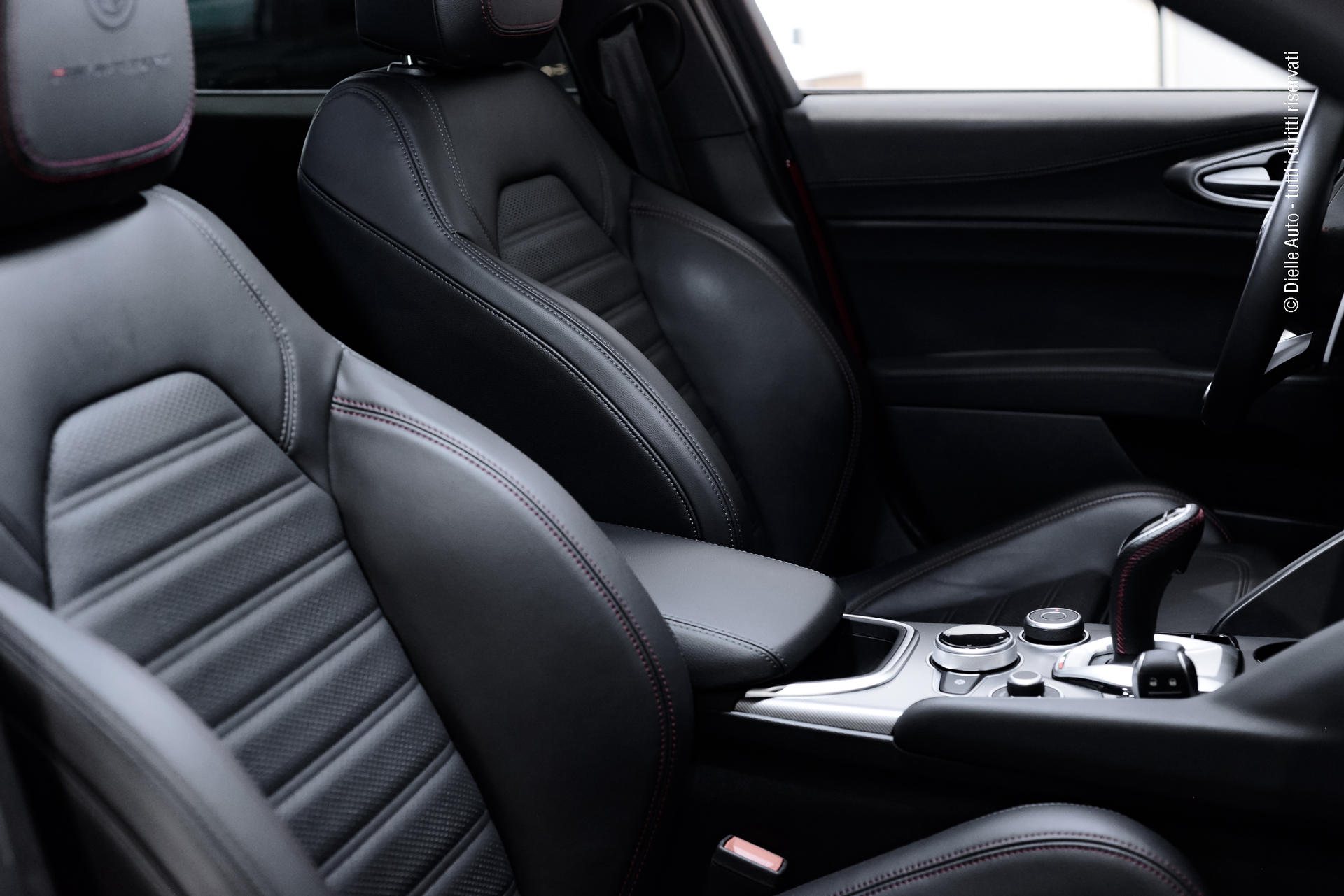 Alfa Romeo Giulia 2.0 t Competizione Q4 280cv auto