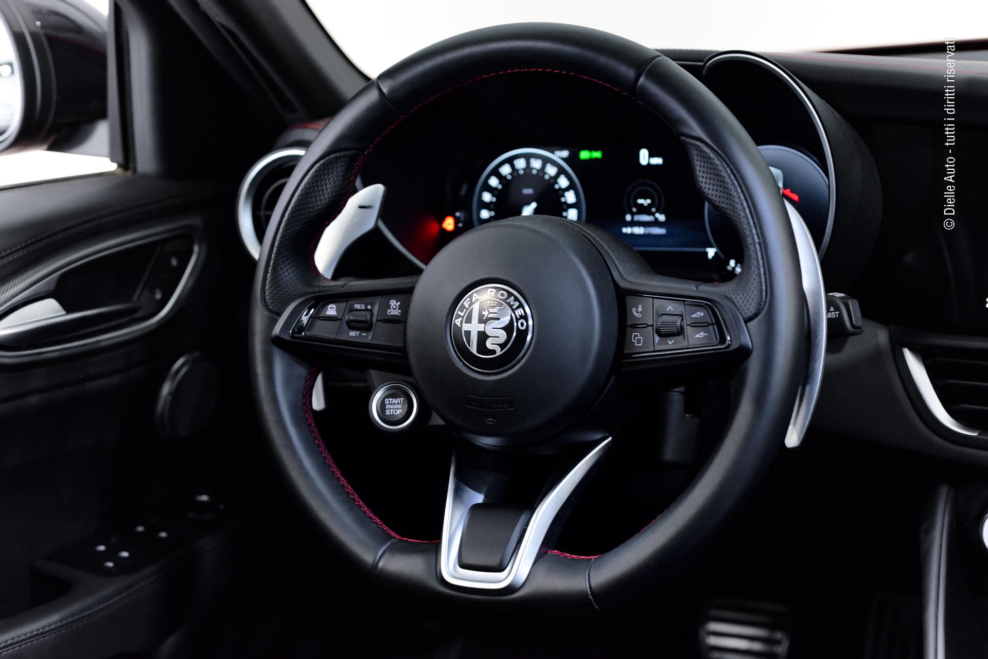 Alfa Romeo Giulia 2.0 t Competizione Q4 280cv auto
