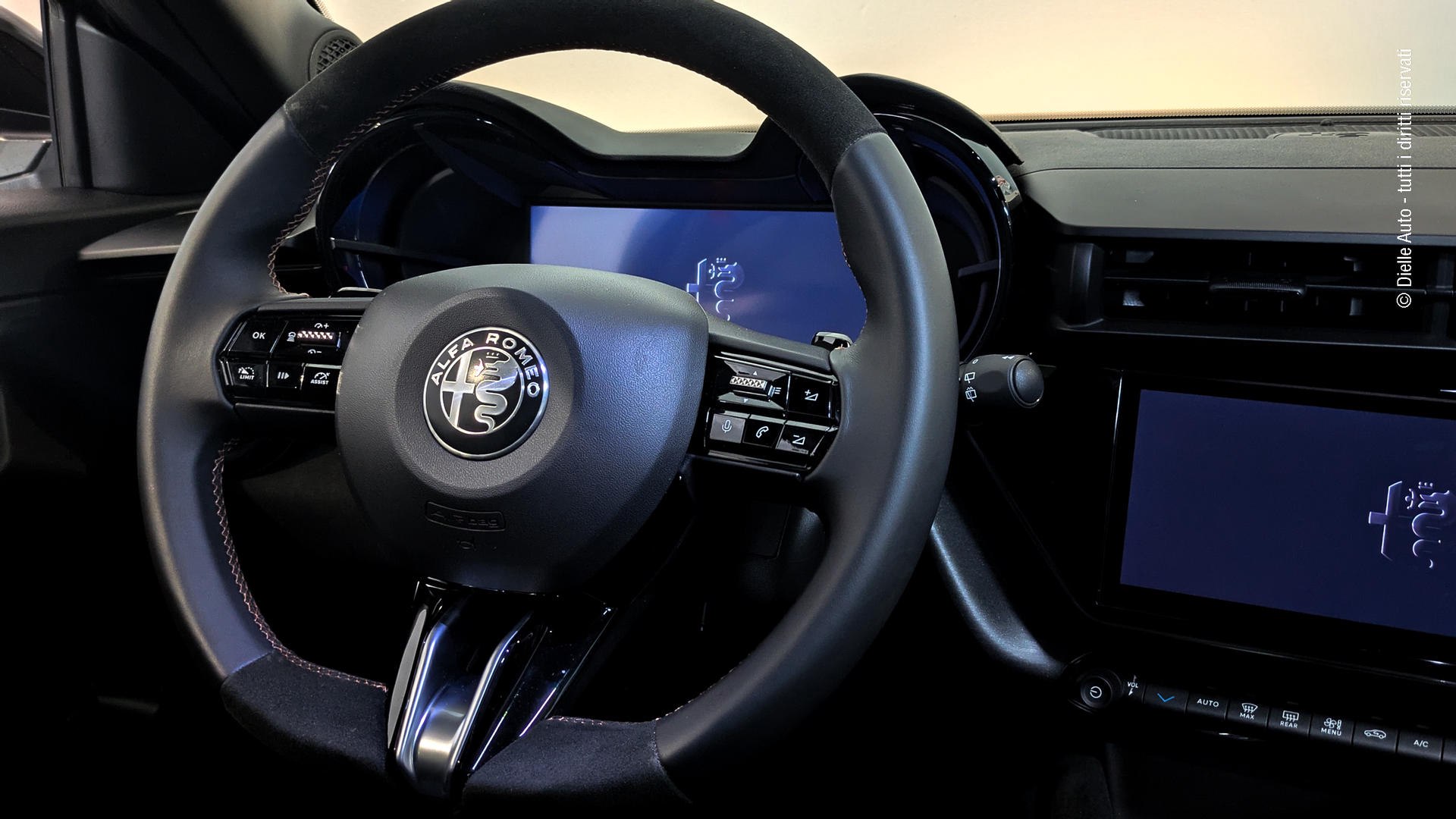Alfa Romeo Junior 1.2 ibrida Q4 Intensa 145cv edct6