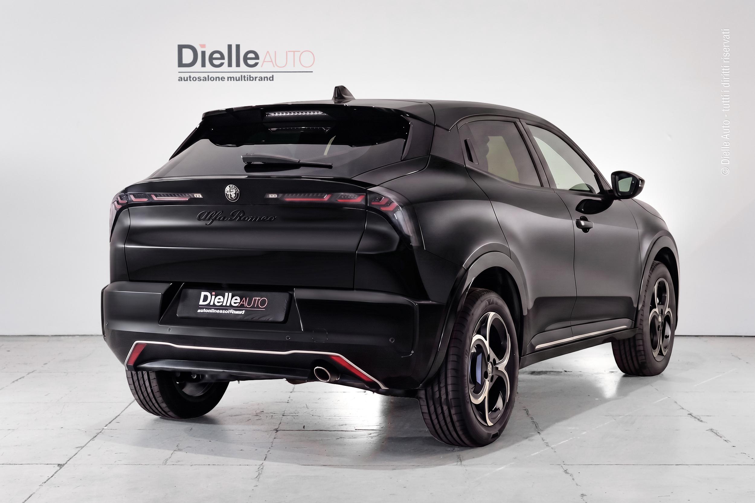 Alfa Romeo Junior 1.2 ibrida Q4 Intensa 145cv edct6