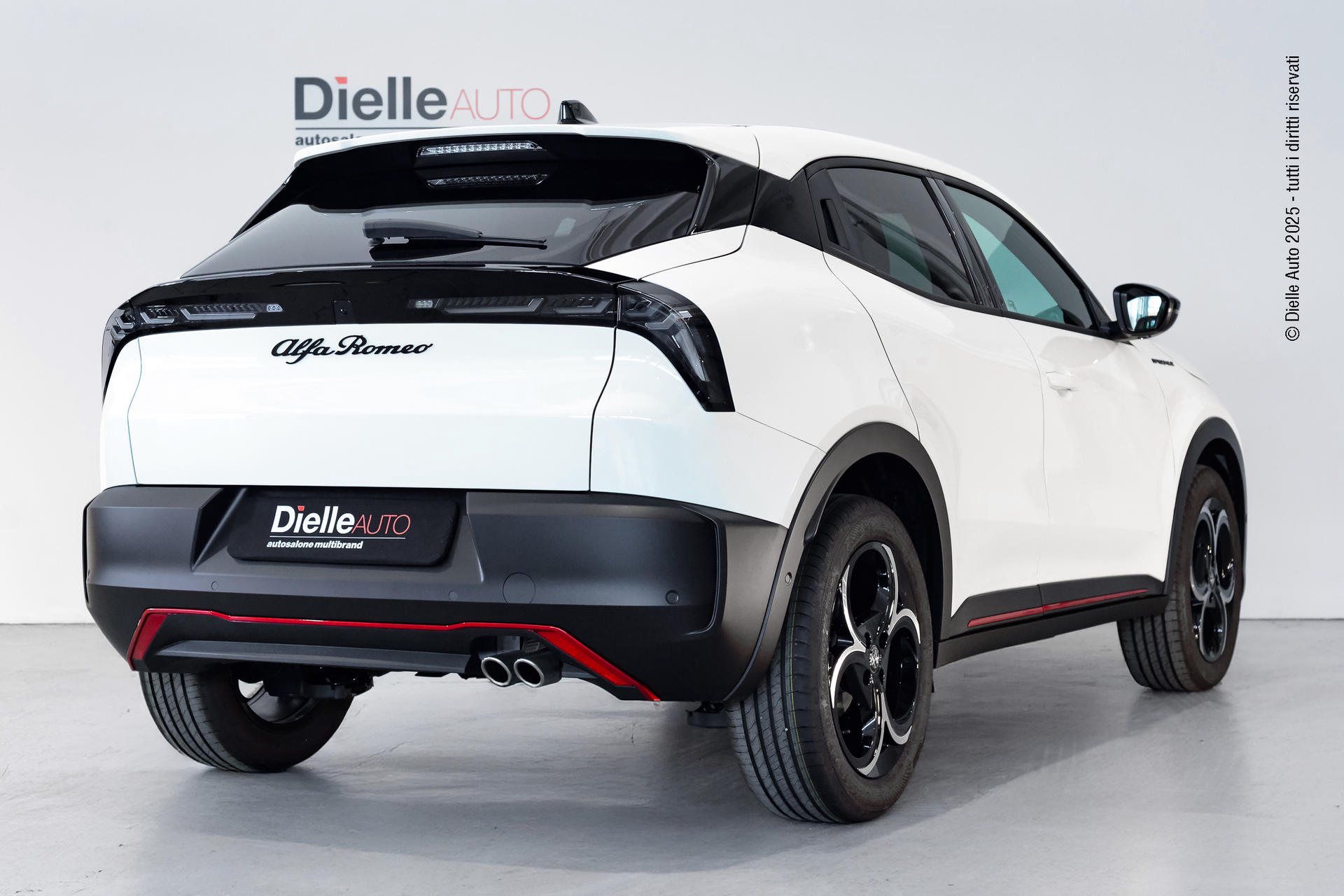 Alfa Romeo Junior 1.2 ibrida Speciale 145cv edct6