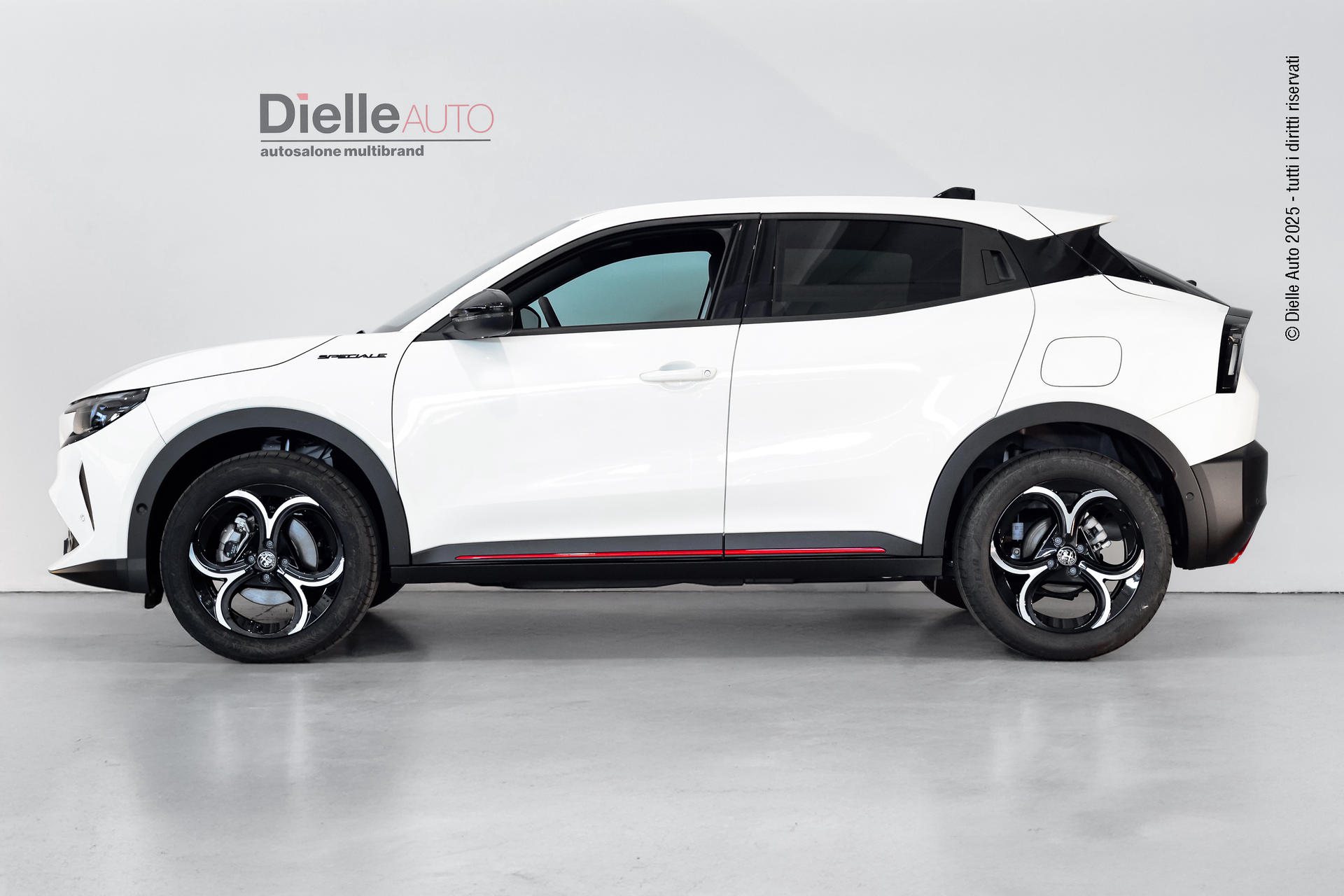 Alfa Romeo Junior 1.2 ibrida Speciale 145cv edct6