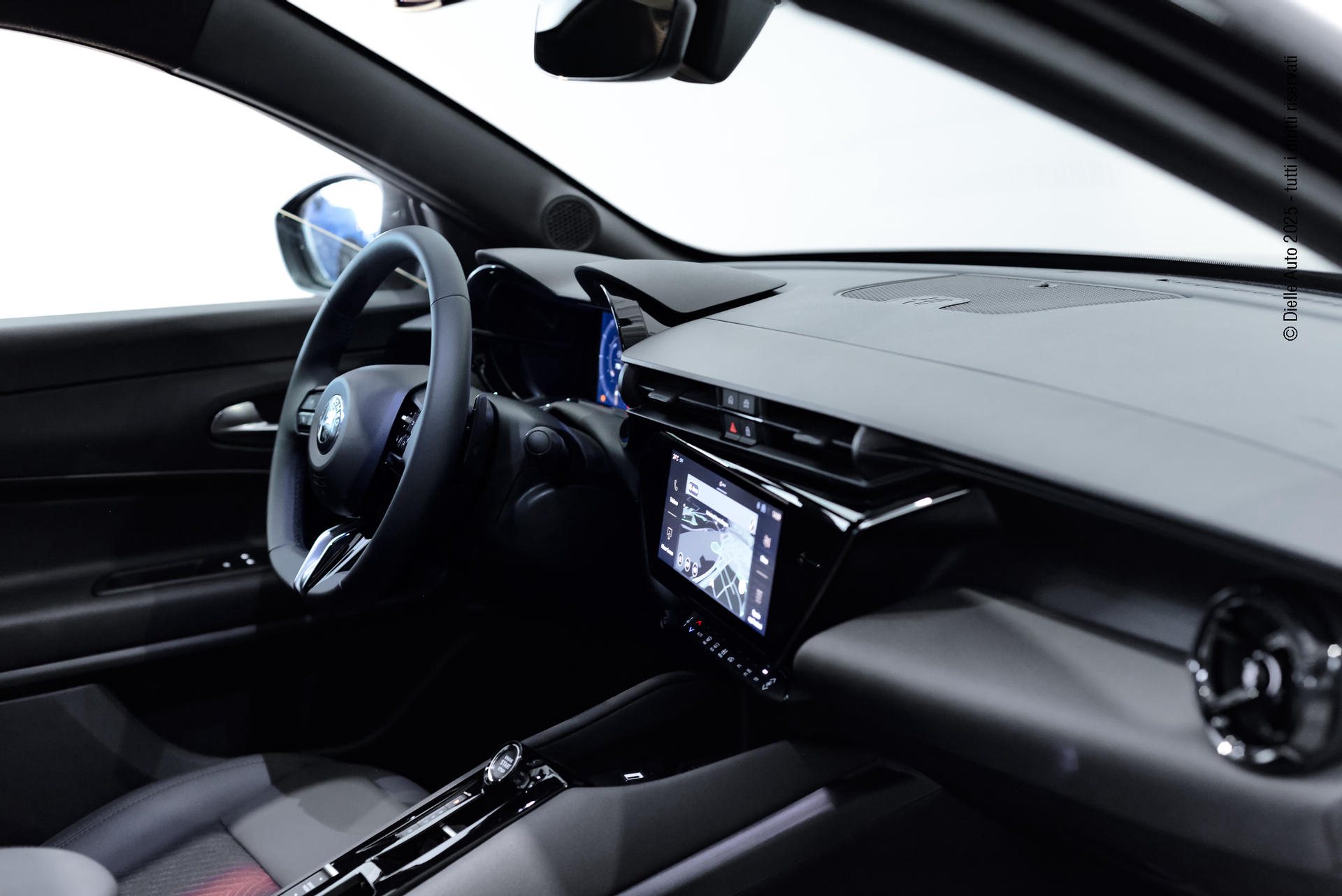 Alfa Romeo Junior 1.2 ibrida Speciale 136cv edct6 con tetto in vetro + techno pack