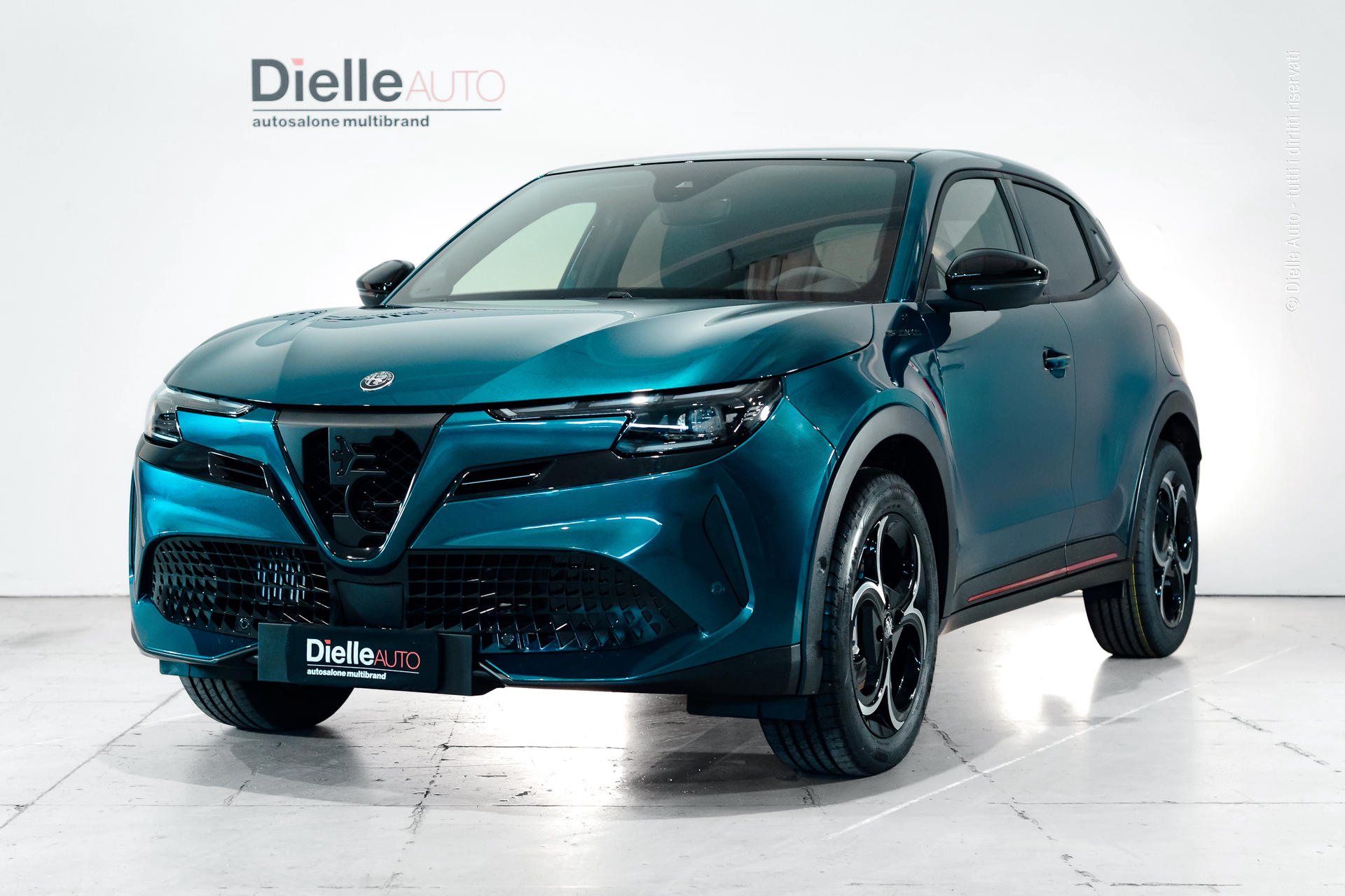 Alfa Romeo Junior 1.2 ibrida Speciale 136cv edct6 con tetto in vetro + techno pack