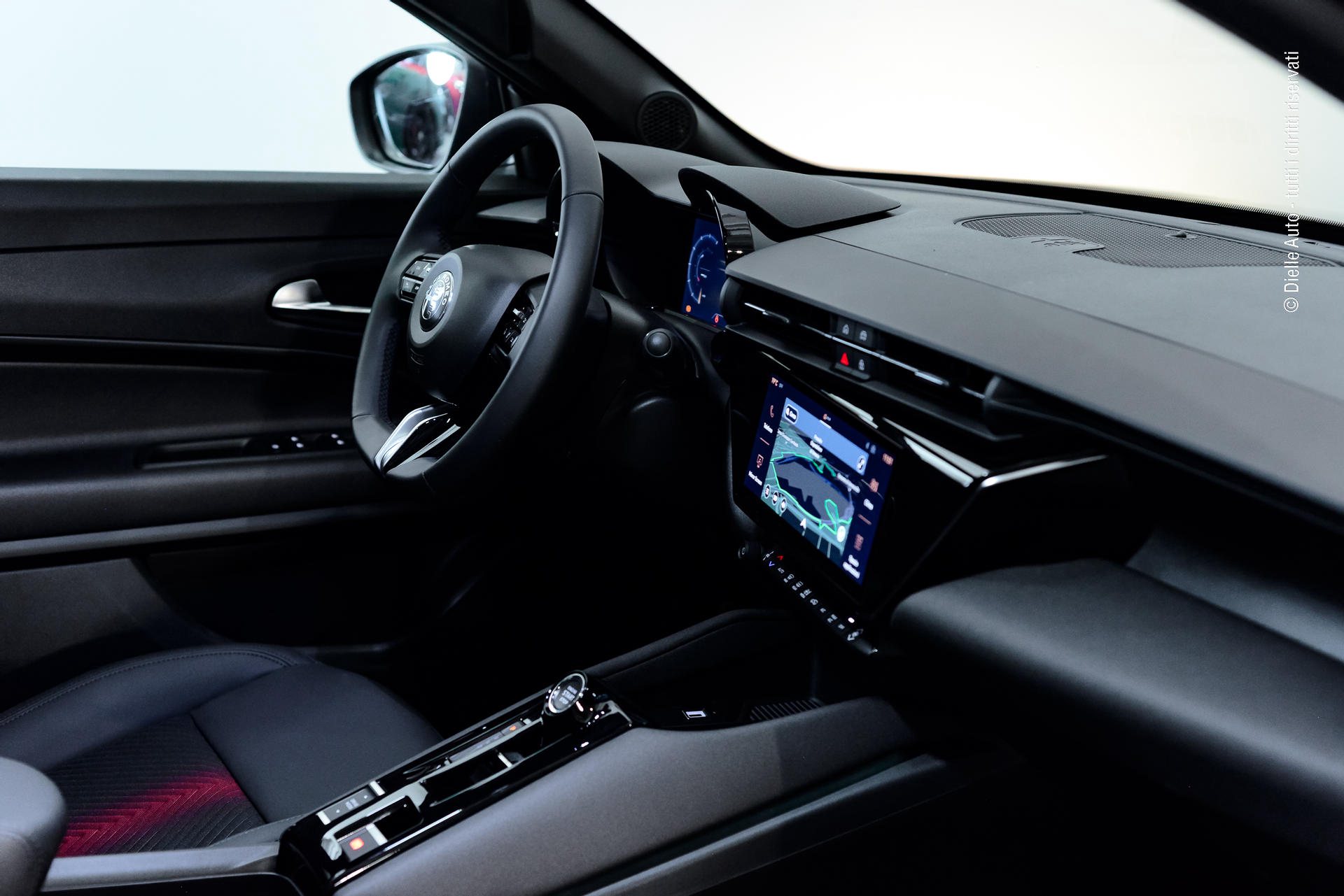 Alfa Romeo Junior 1.2 ibrida Ti 145cv edct6 + PACK TECHNO + cerchi LEGA 18"