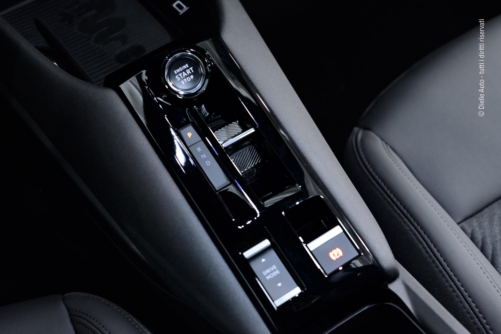 Alfa Romeo Junior 1.2 ibrida Ti 145cv edct6 + PACK TECHNO + cerchi LEGA 18"