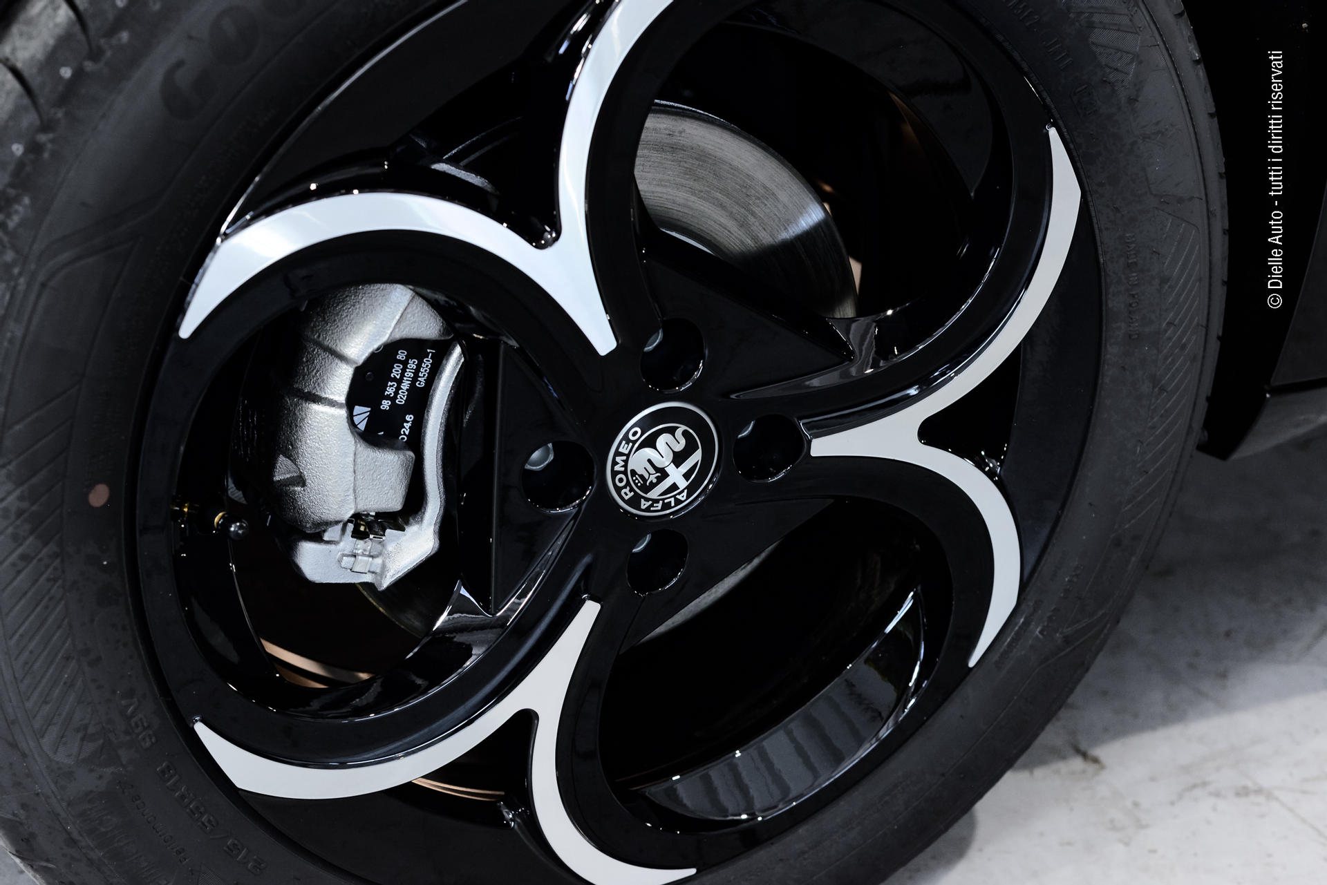 Alfa Romeo Junior 1.2 ibrida Ti 145cv edct6 + PACK TECHNO + cerchi LEGA 18"