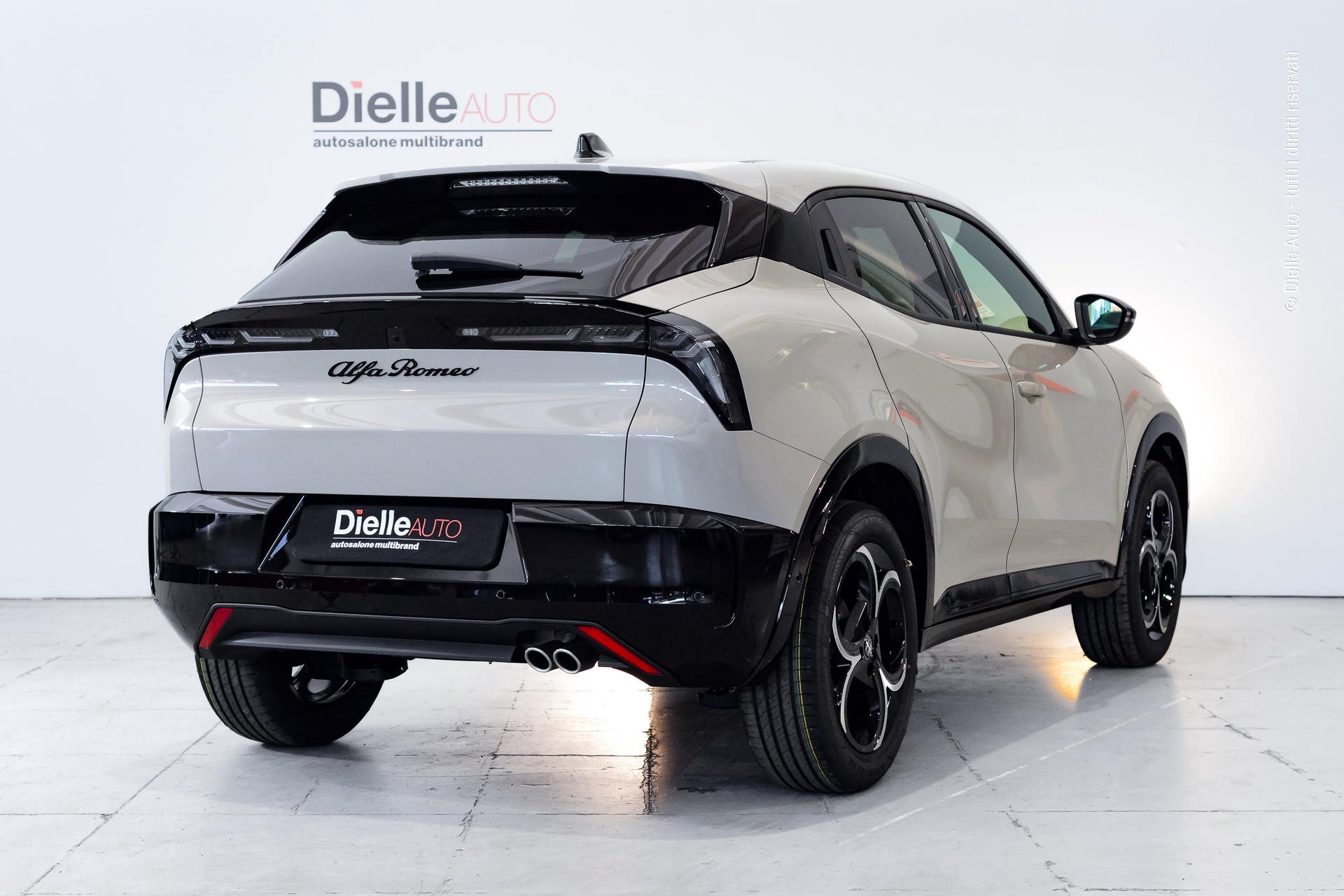 Alfa Romeo Junior 1.2 ibrida Ti 145cv edct6 + PACK TECHNO + cerchi LEGA 18"