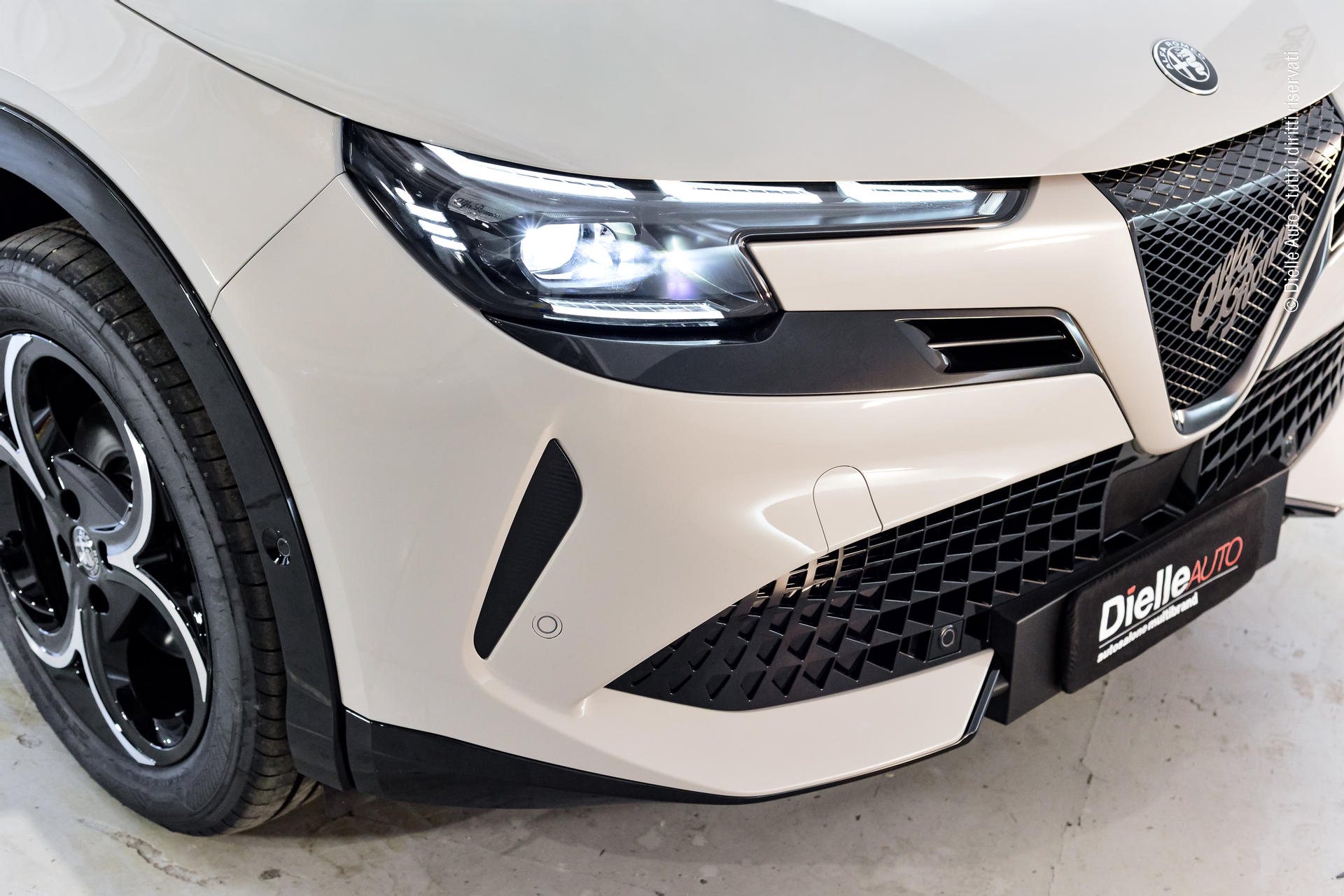 Alfa Romeo Junior 1.2 ibrida Ti 145cv edct6 + PACK TECHNO + cerchi LEGA 18"