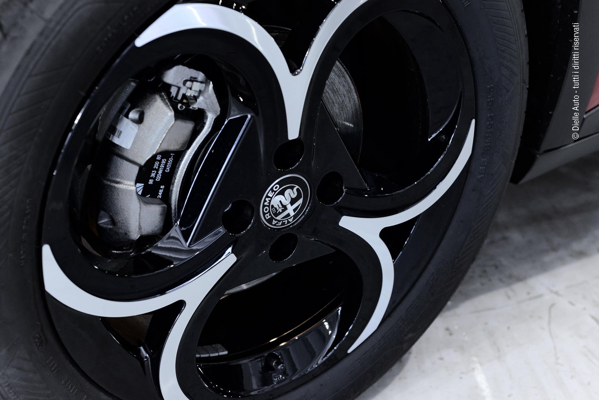 Alfa Romeo Junior 1.2 ibrida Speciale 136cv edct6 + techno pack + tetto in vetro apribile