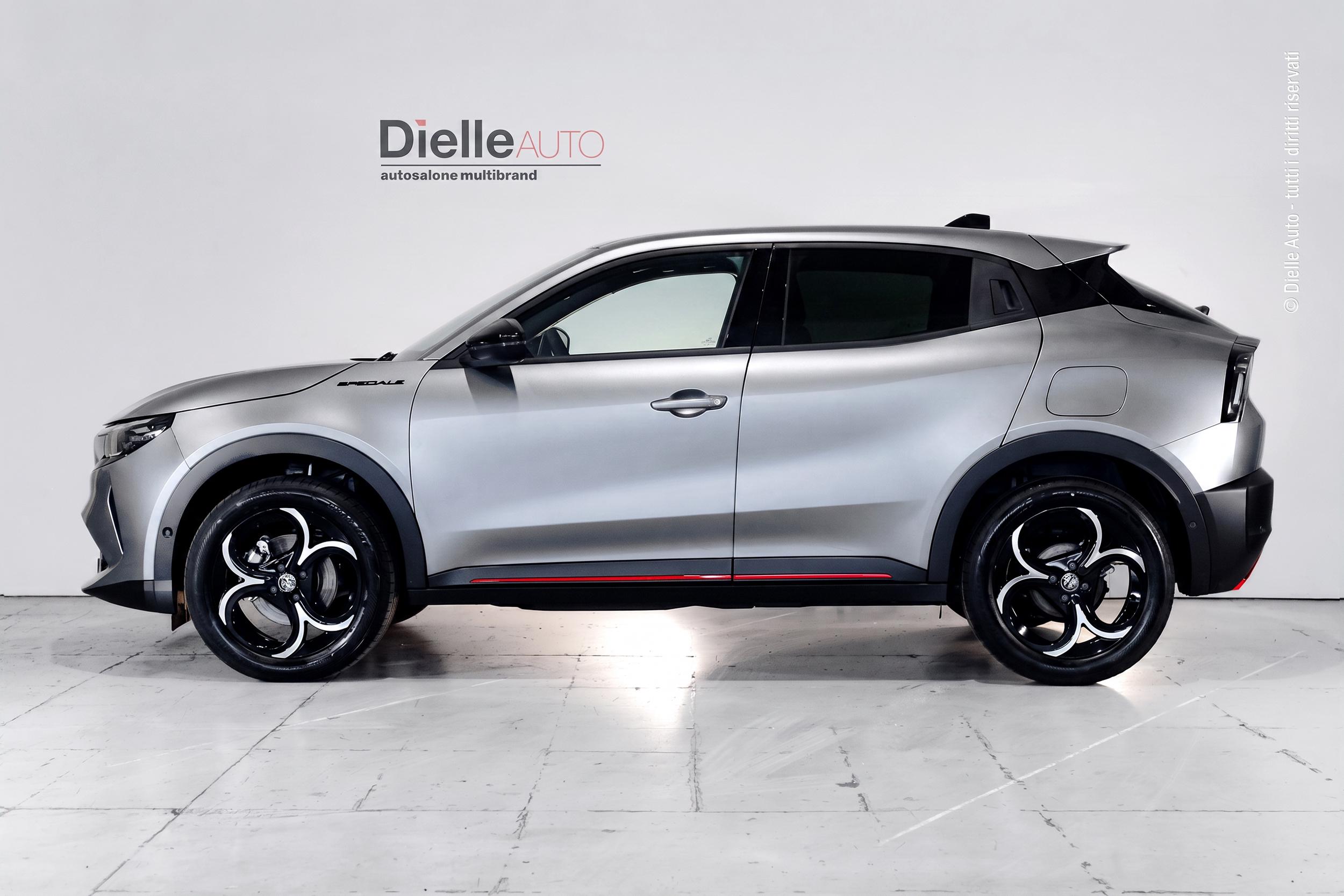 Alfa Romeo Junior 1.2 ibrida Speciale 145cv edct6