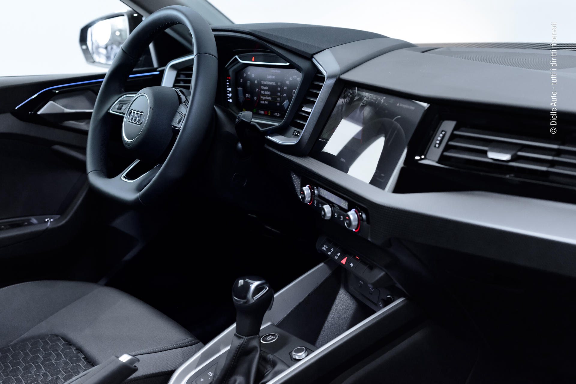 Audi A1 Sportback 30 1.0 tfsi Identity Black 116cv s-tronic