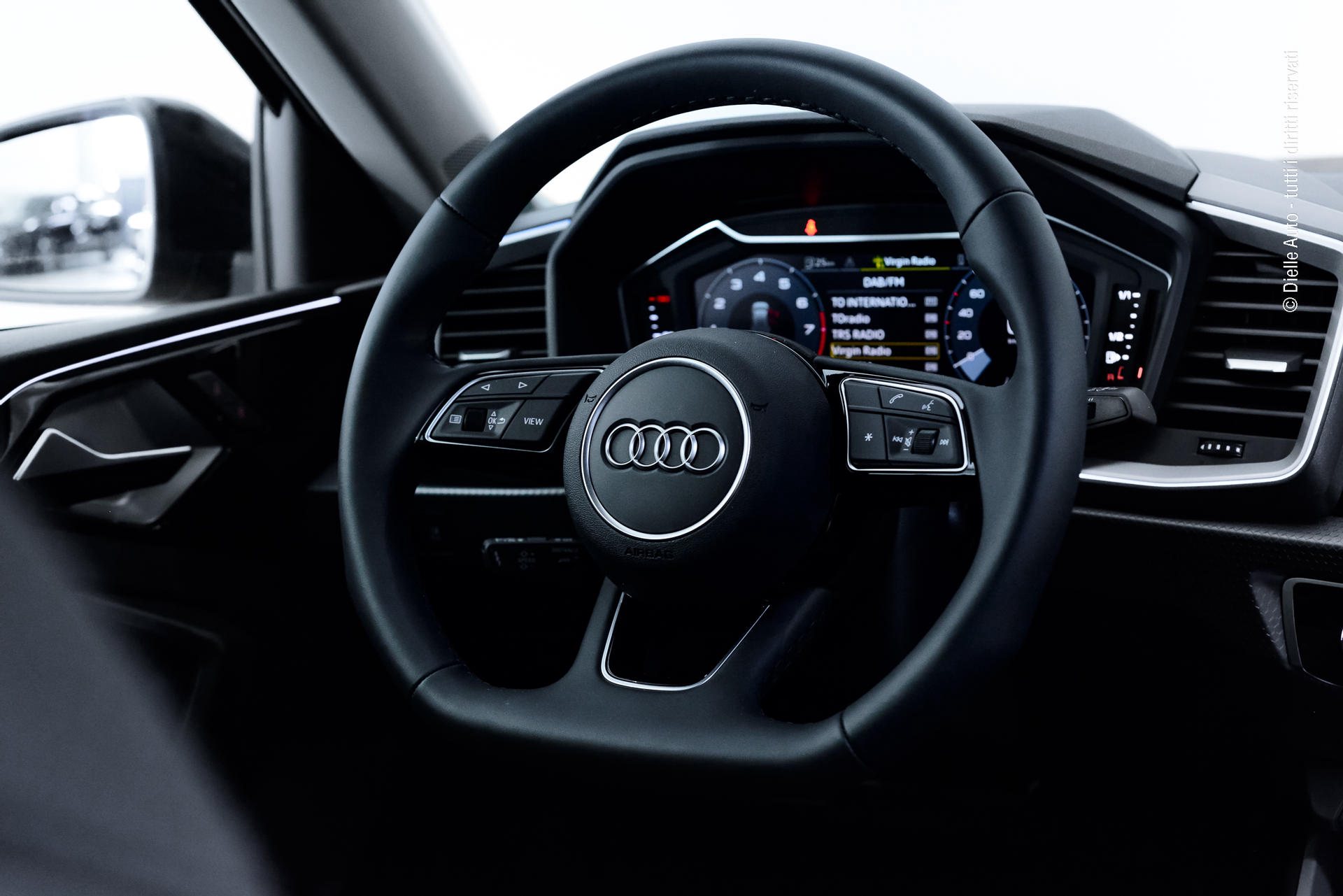 Audi A1 Sportback 30 1.0 tfsi Identity Black 116cv s-tronic