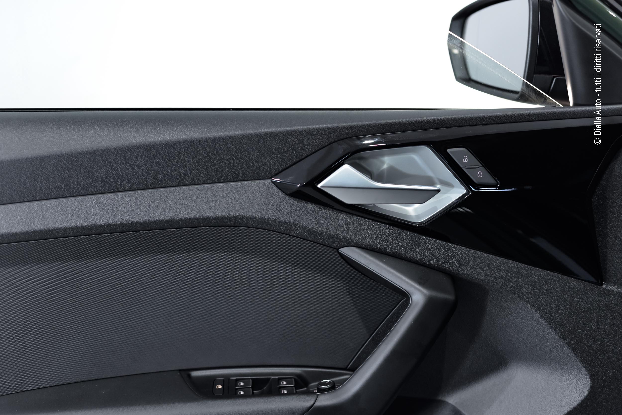 Audi A1 allstreet 30 1.0 tfsi Identity Contrast 116cv s tronic