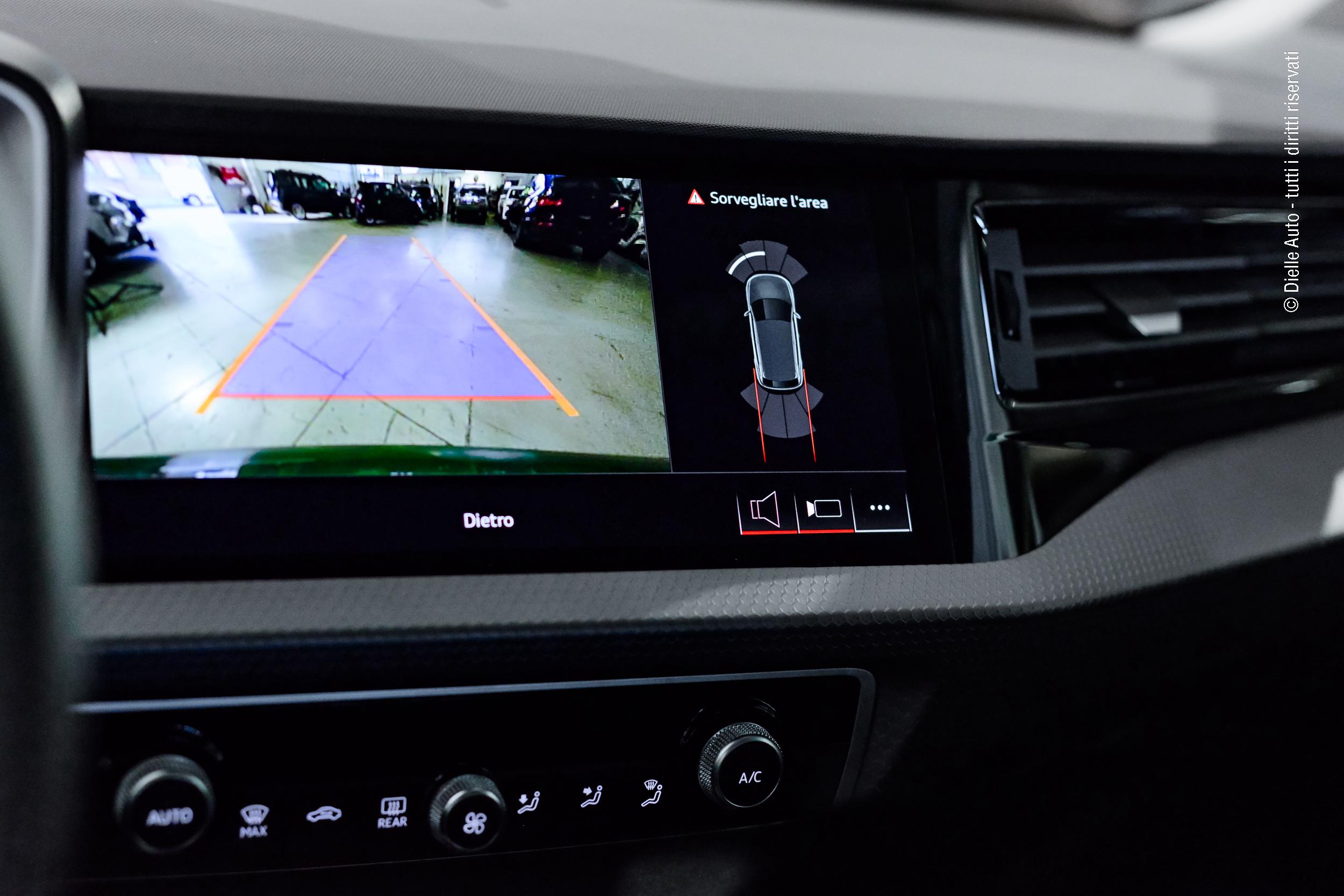 Audi A1 allstreet 30 1.0 tfsi Identity Contrast 116cv s tronic