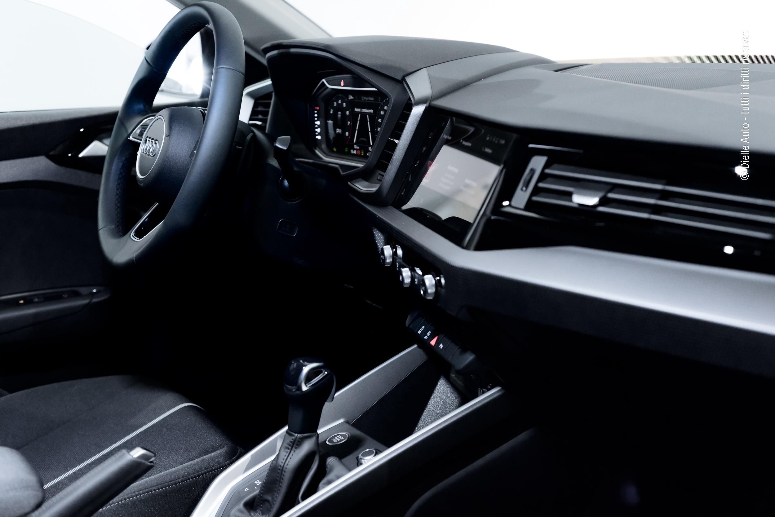 Audi A1 allstreet 30 1.0 tfsi Identity Contrast 116cv s tronic