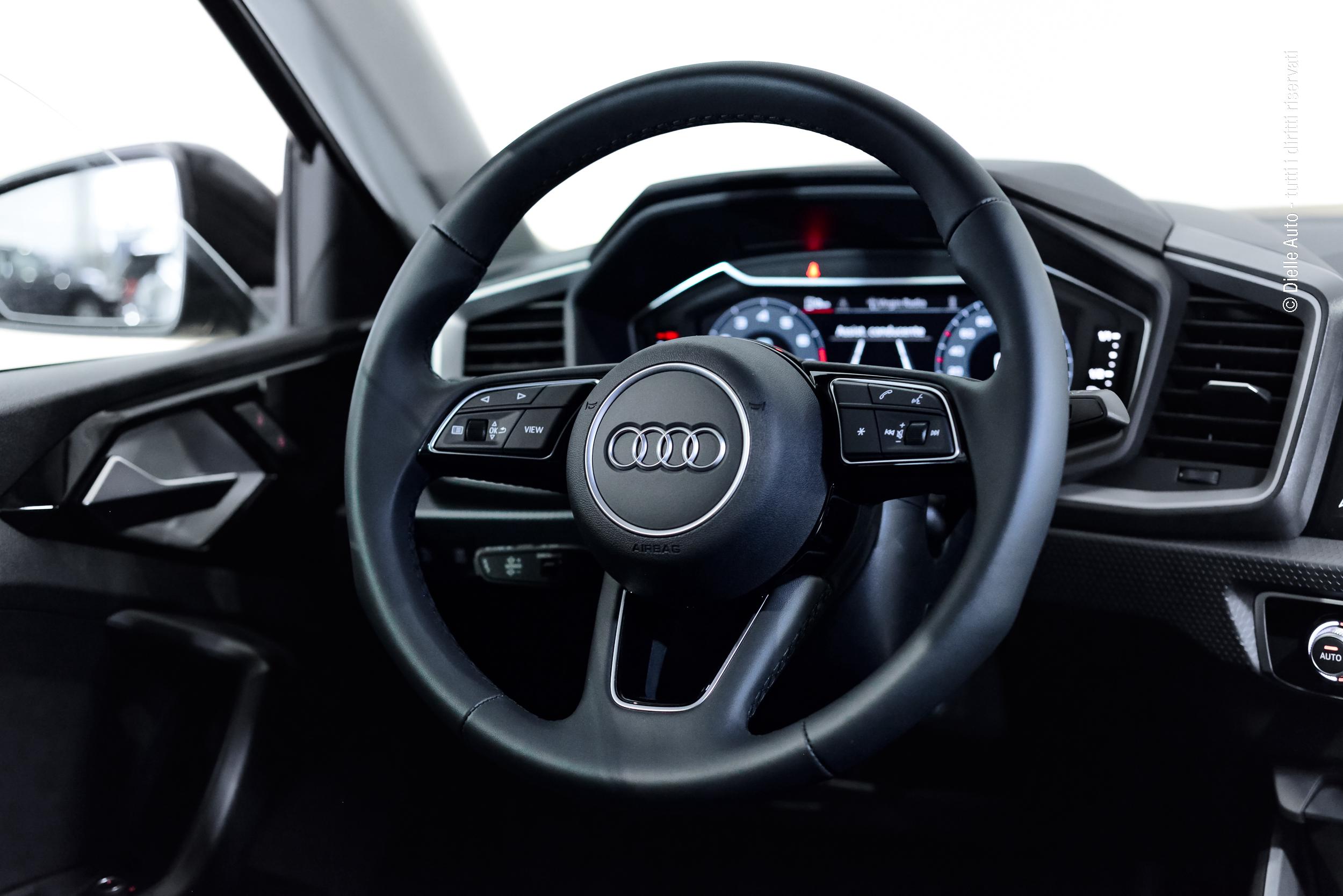 Audi A1 allstreet 30 1.0 tfsi Identity Contrast 116cv s tronic