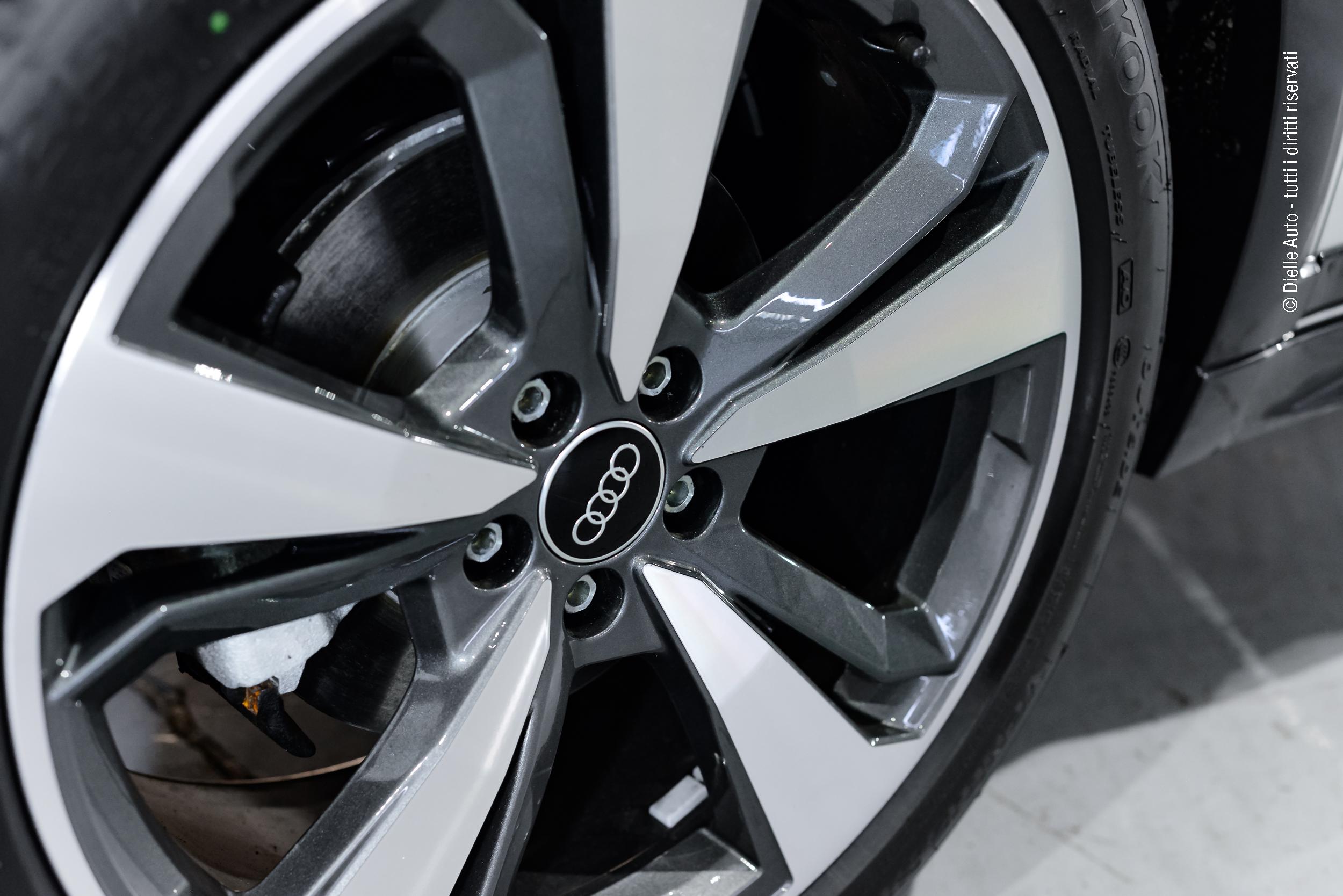 Audi A1 allstreet 30 1.0 tfsi Identity Contrast 116cv s tronic