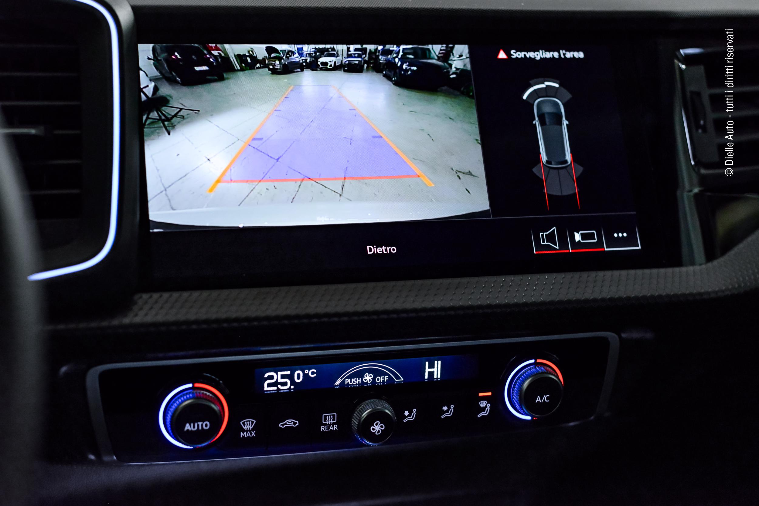 Audi A1 allstreet 30 1.0 tfsi Identity Contrast 116cv s tronic