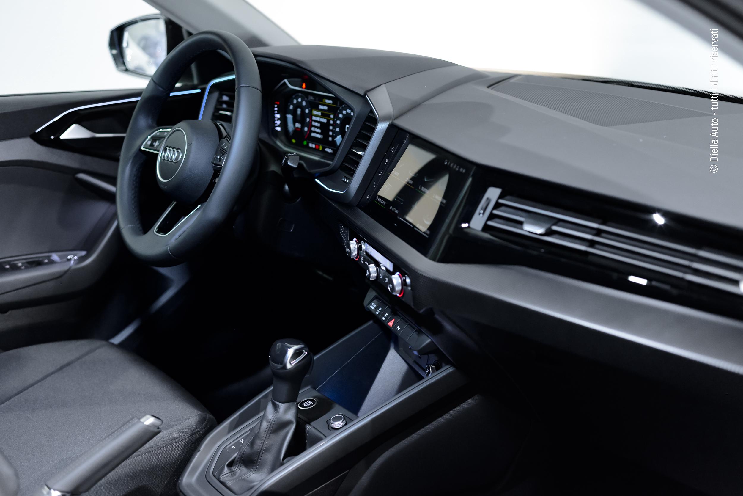 Audi A1 allstreet 30 1.0 tfsi Identity Contrast 116cv s tronic