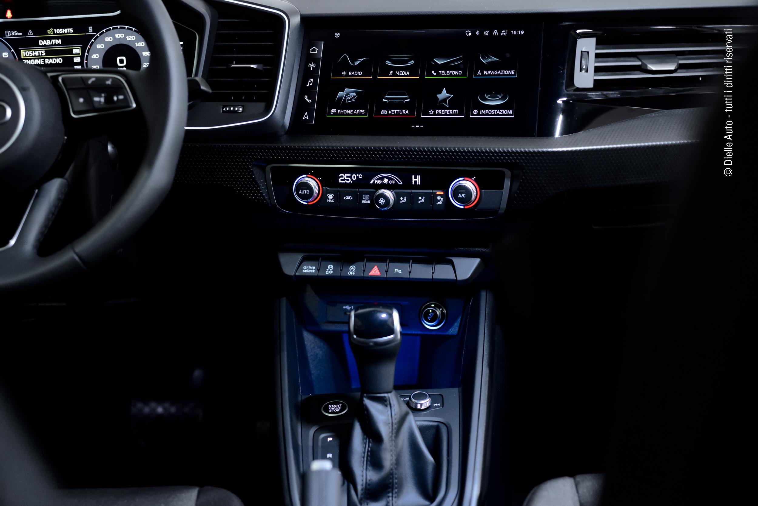 Audi A1 allstreet 30 1.0 tfsi Identity Contrast 116cv s tronic