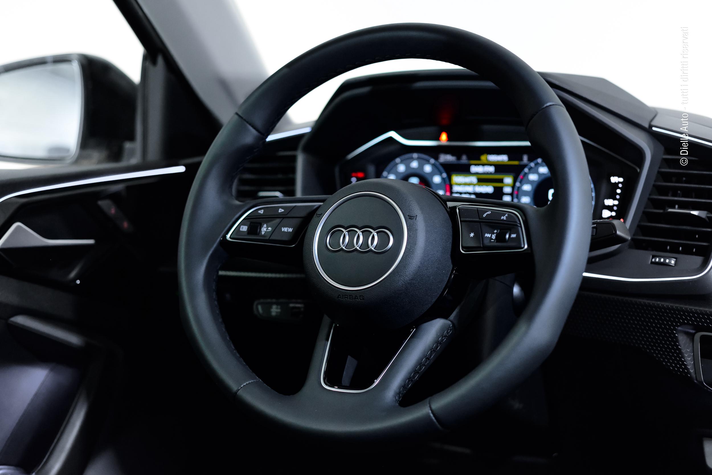 Audi A1 allstreet 30 1.0 tfsi Identity Contrast 116cv s tronic