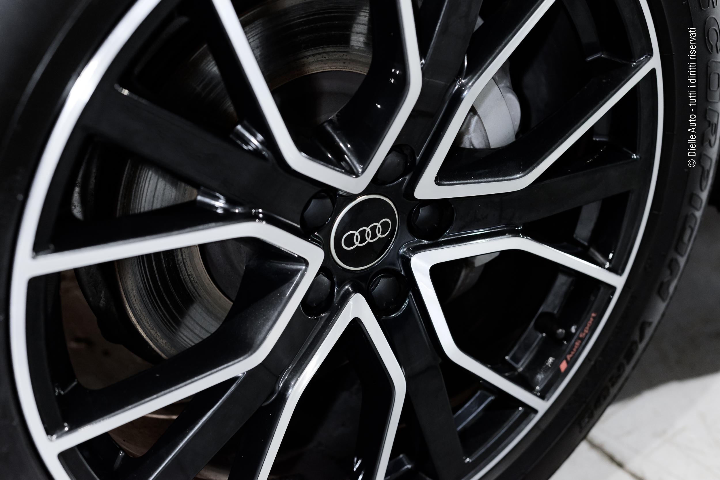 Audi Q5 Sportback Black line edition 40 TDI quattro 204 CV Stronic