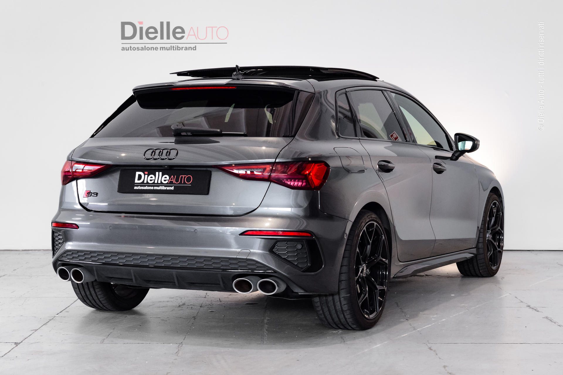 Audi S3 Sportback 2.0 tfsi Sport Attitude quattro s-tronic *tetto in vetro e fari matrix*