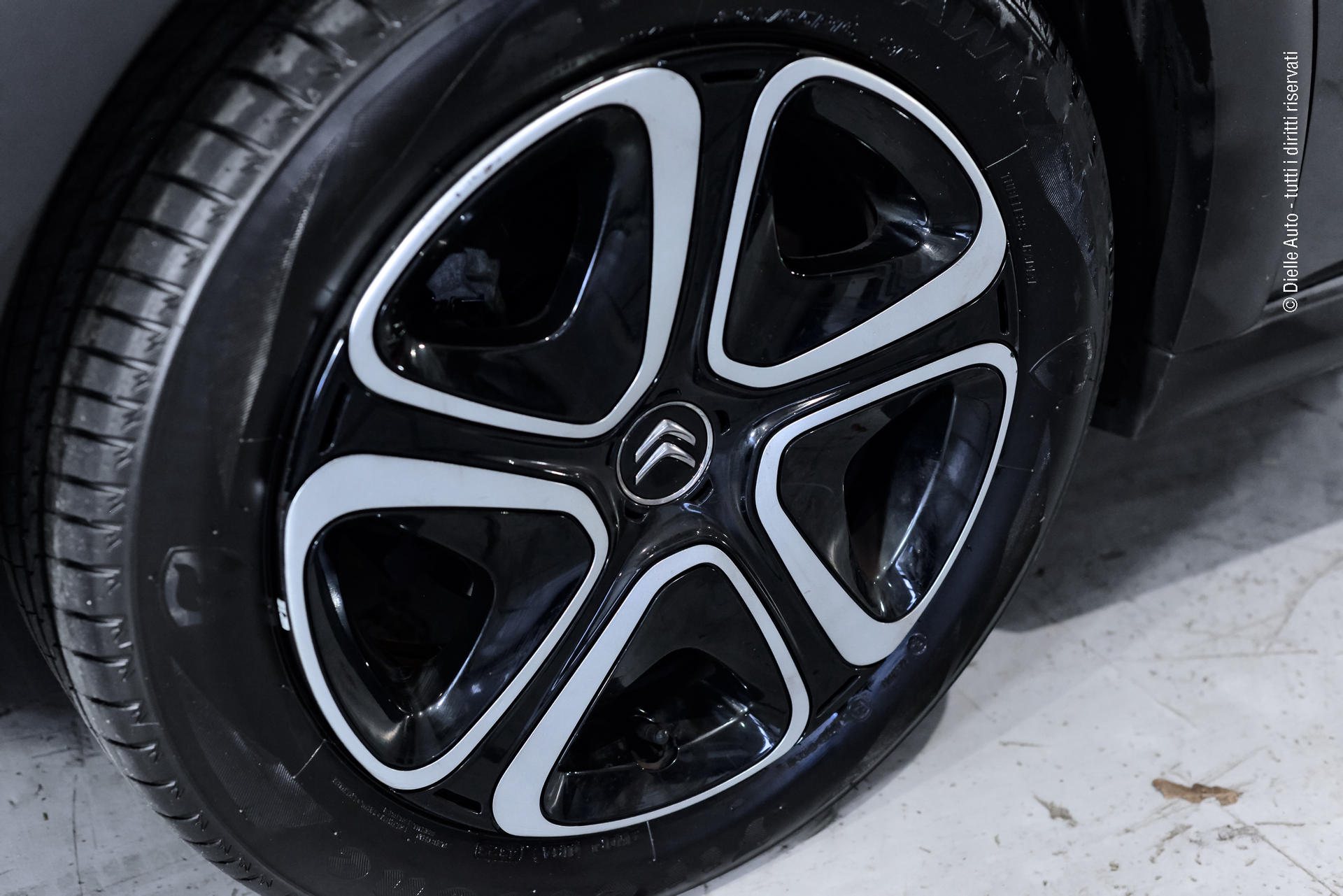 Citroen C3 1.2 puretech Shine Gpl 82cv