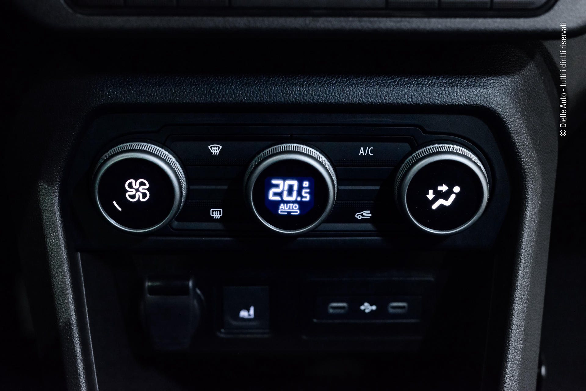 Dacia Sandero Stepway 1.2 Eco-G Extreme 120cv telecamere 360°