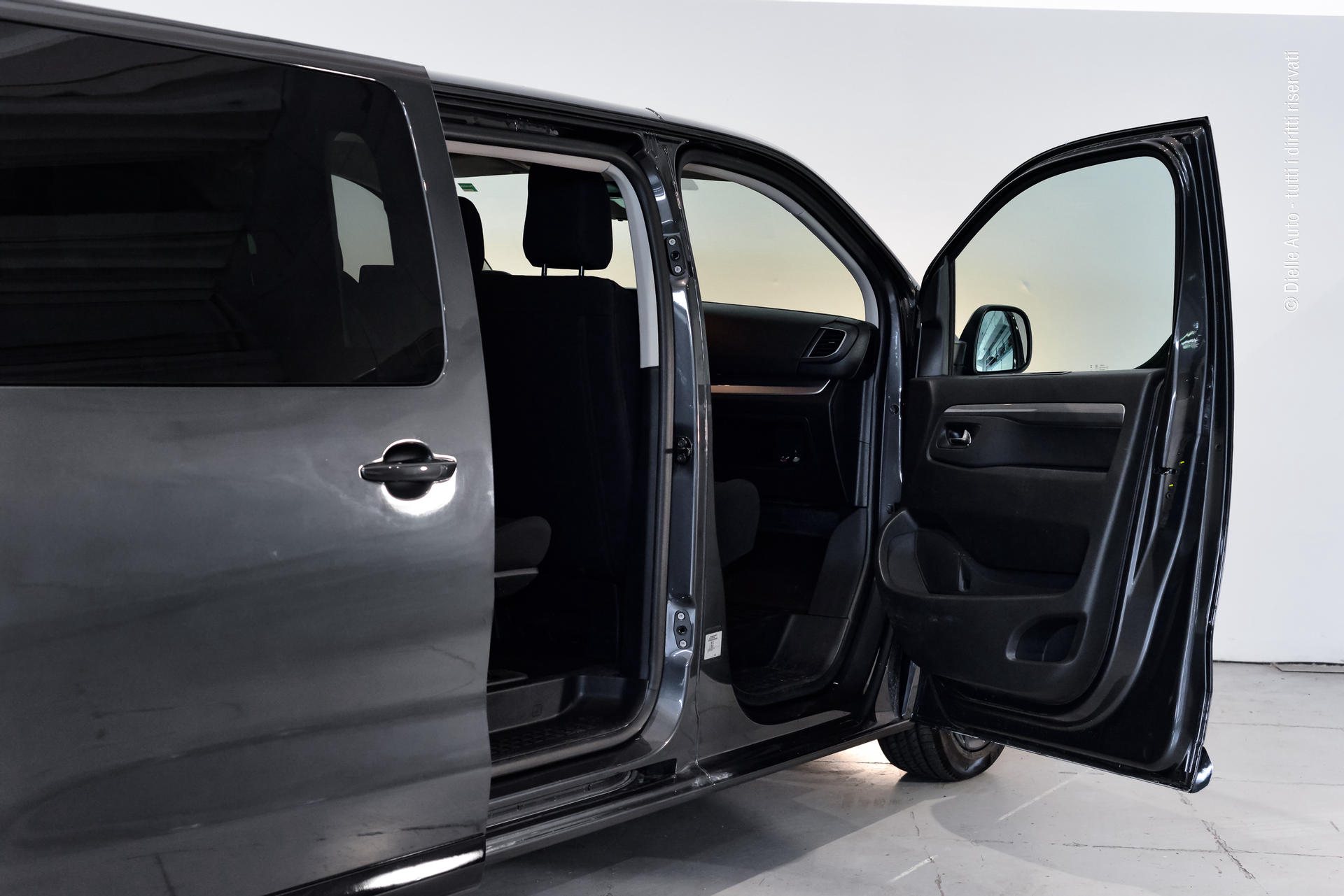 Fiat Scudo Ulysse combi M1 2.0 bluehdi 180cv L3H1 at8