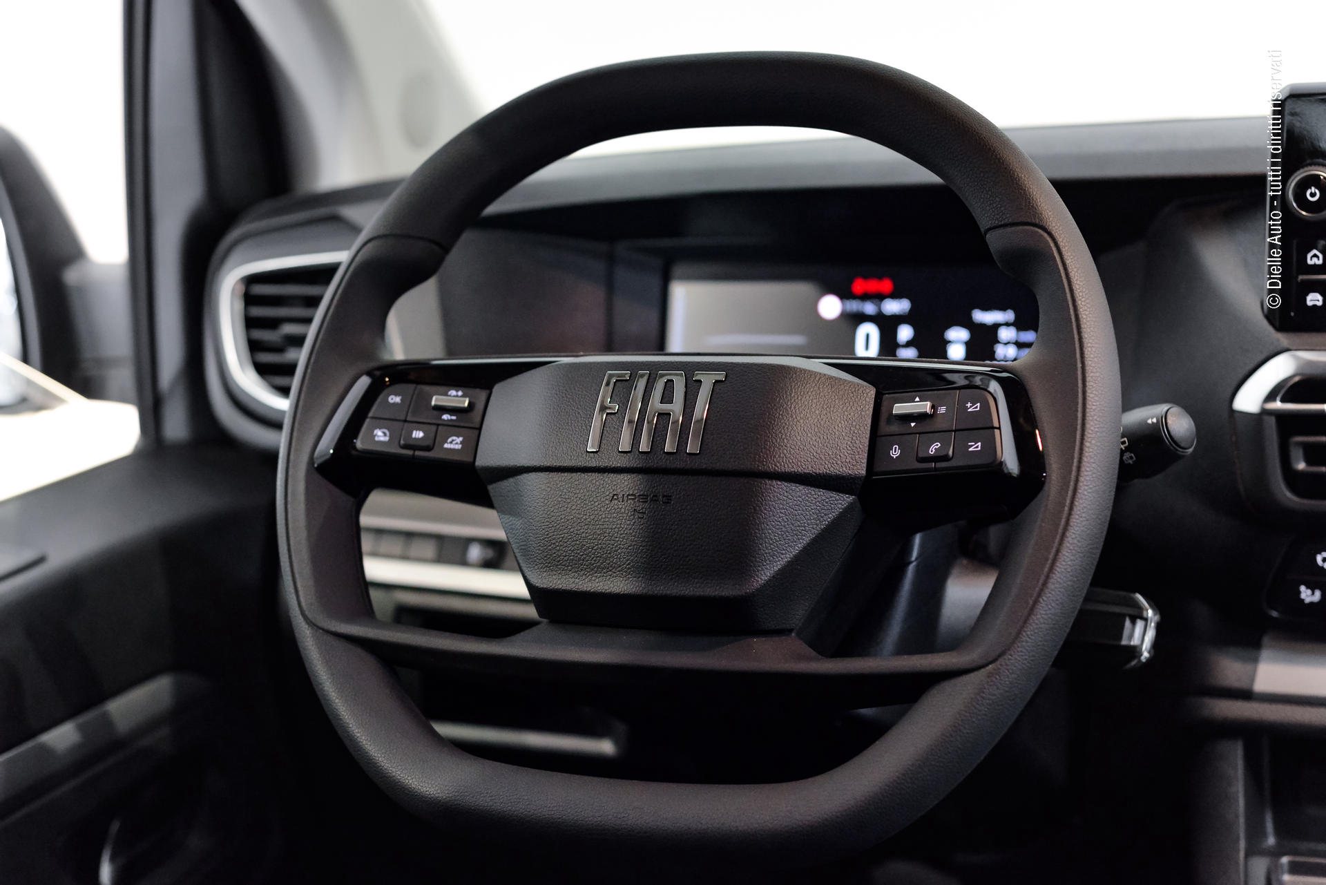 Fiat Scudo Ulysse combi M1 2.0 bluehdi 180cv L3H1 at8