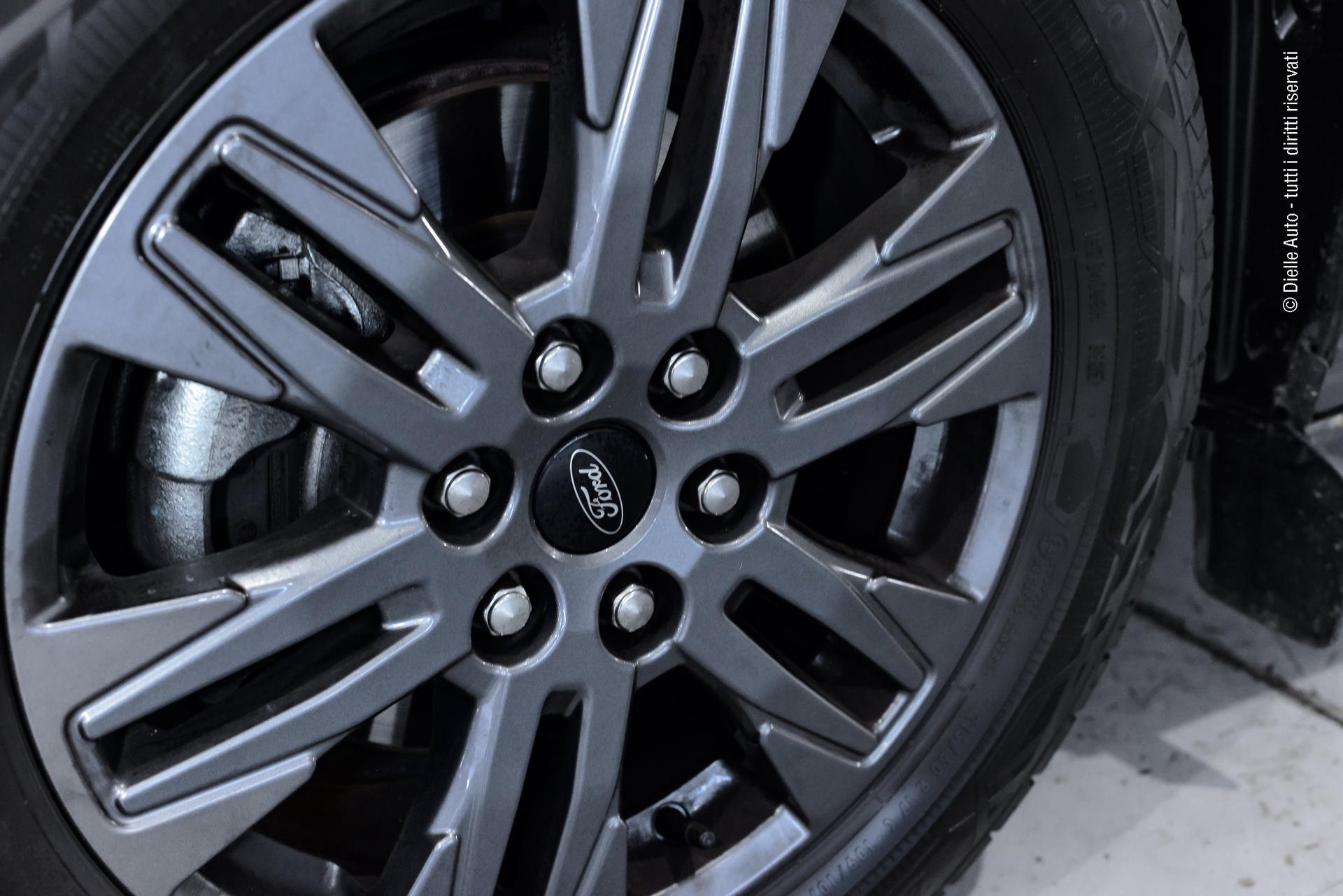 Ford tourneo custom 320 2.0 ecoblue 170cv Titanium L2H1 A8 + winter pack