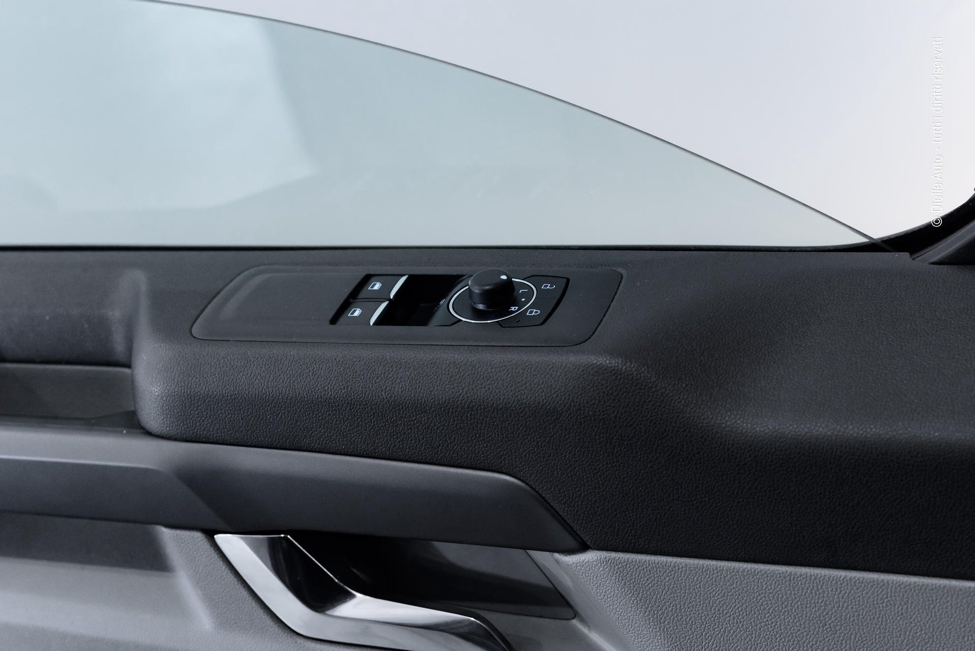 Ford tourneo custom 320 2.0 ecoblue 170cv Titanium L2H1 A8 + winter pack