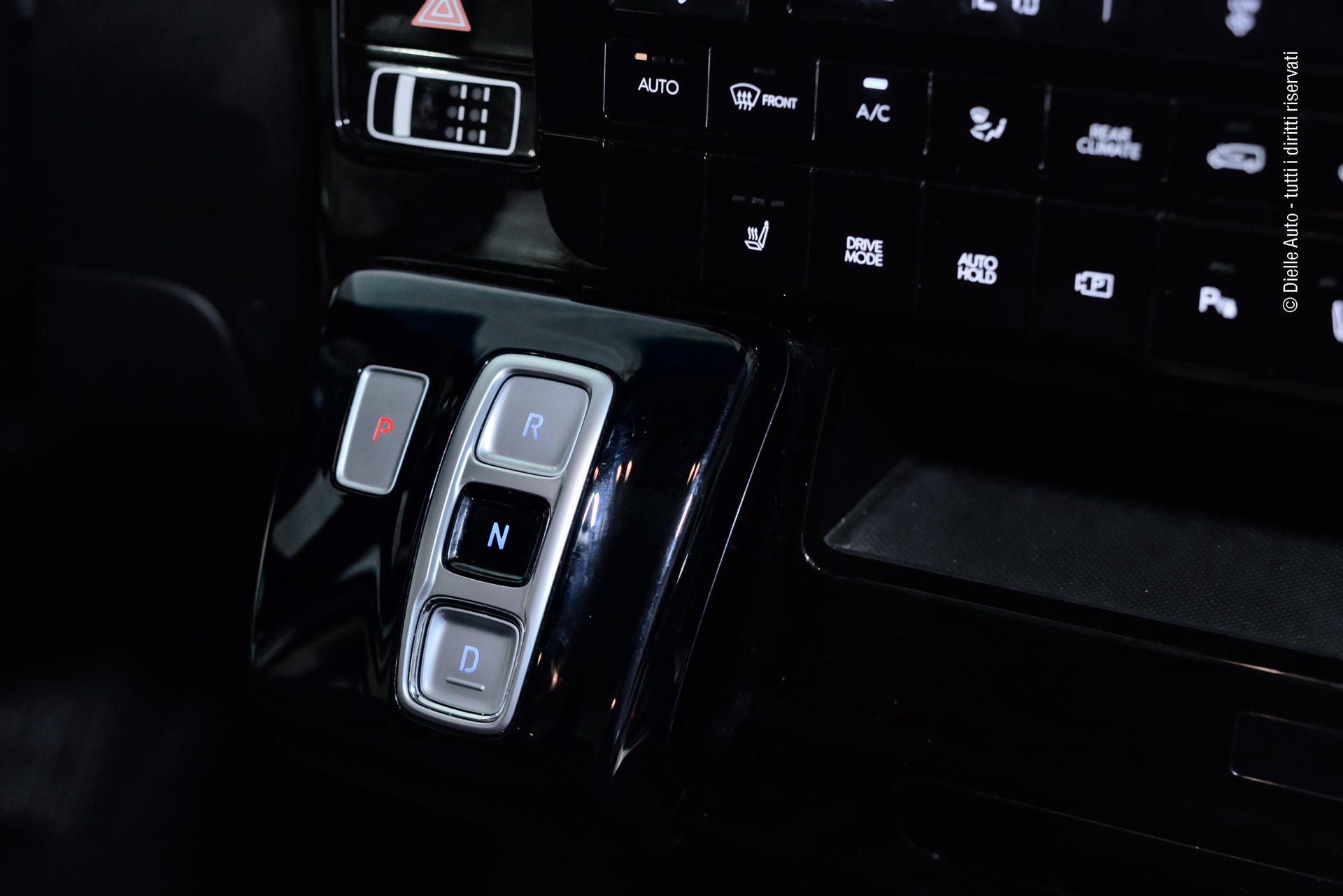 Hyundai Staria 2.2 Wagon awd auto 9 POSTI