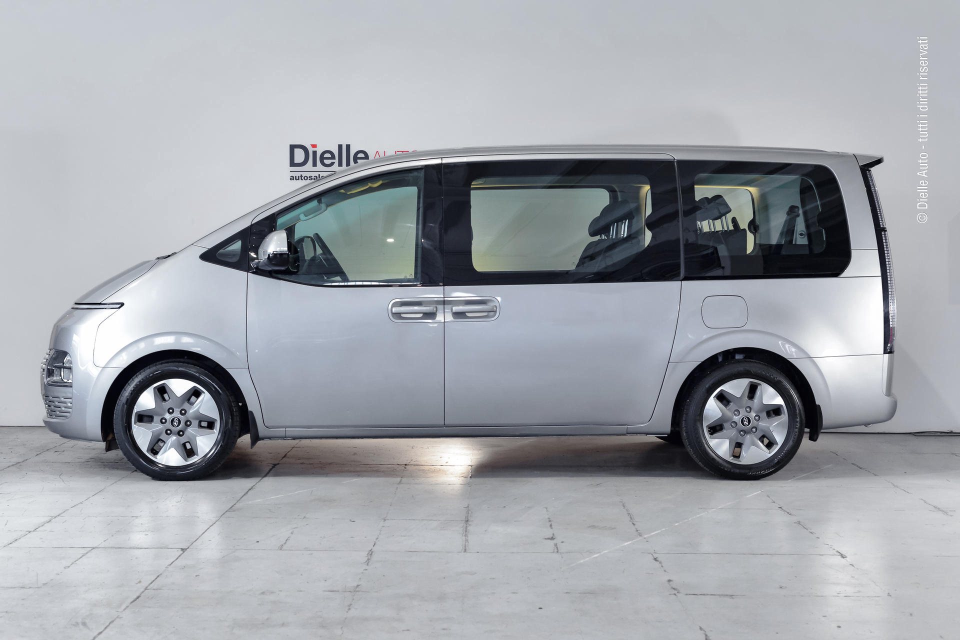 Hyundai Staria 2.2 Wagon awd auto 9 POSTI