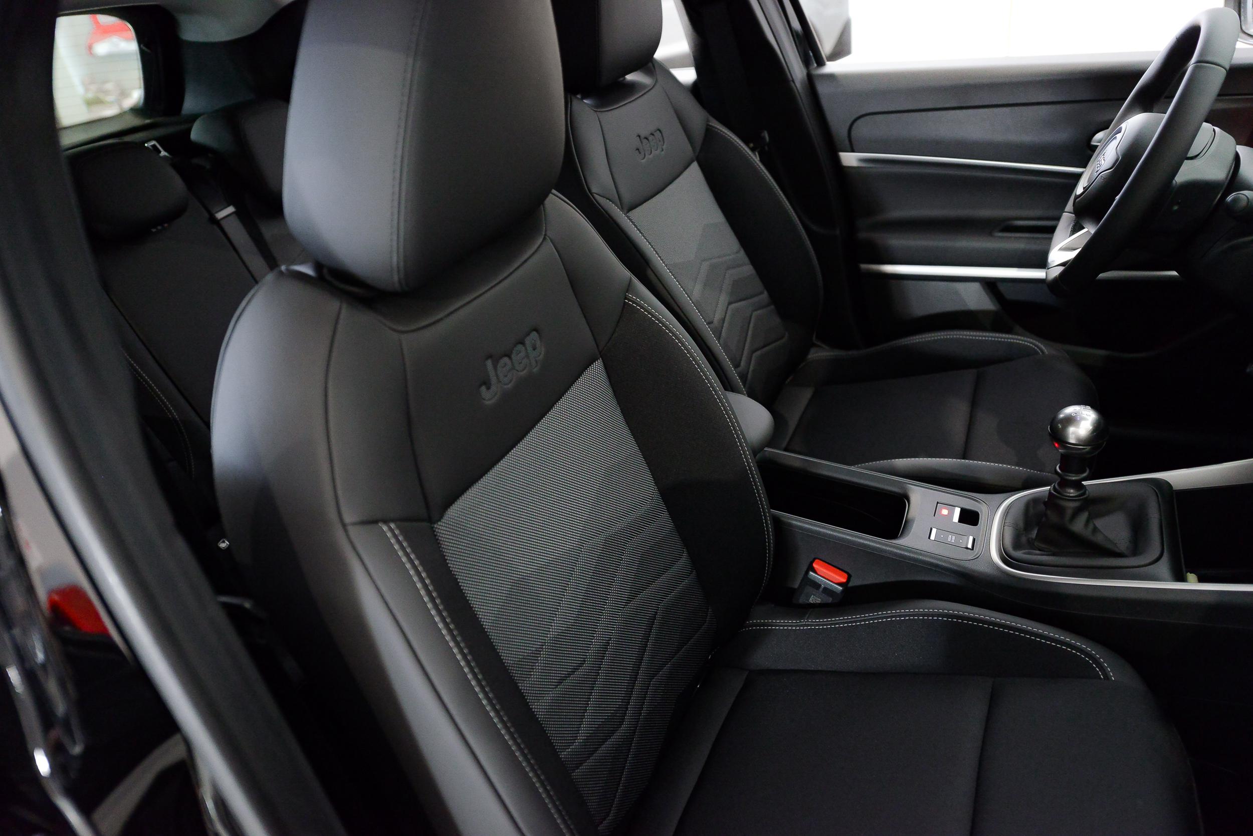 Jeep Avenger 1.2 turbo Summit fwd 110cv Mhev