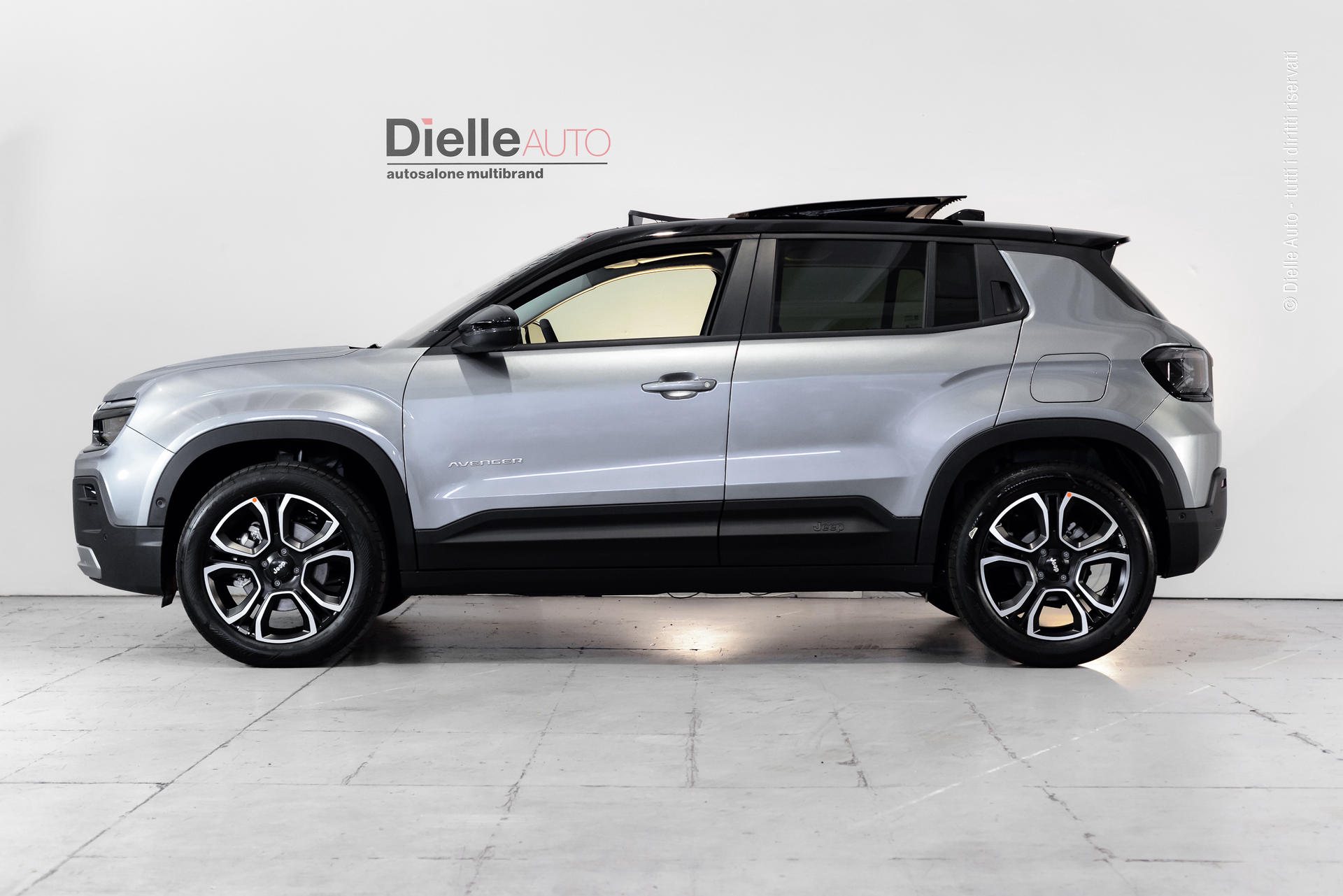 Jeep Avenger 1.2 turbo e-hybrid mhev Summit fwd 110cv edct6 *TETTO APRIBILE*