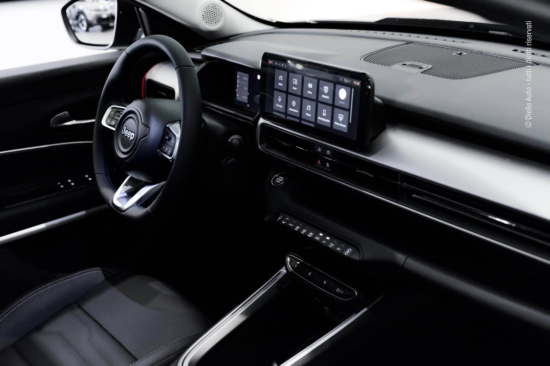 Jeep Avenger 1.2 turbo e-hybrid mhev Summit fwd 110cv edct6 *TETTO APRIBILE*