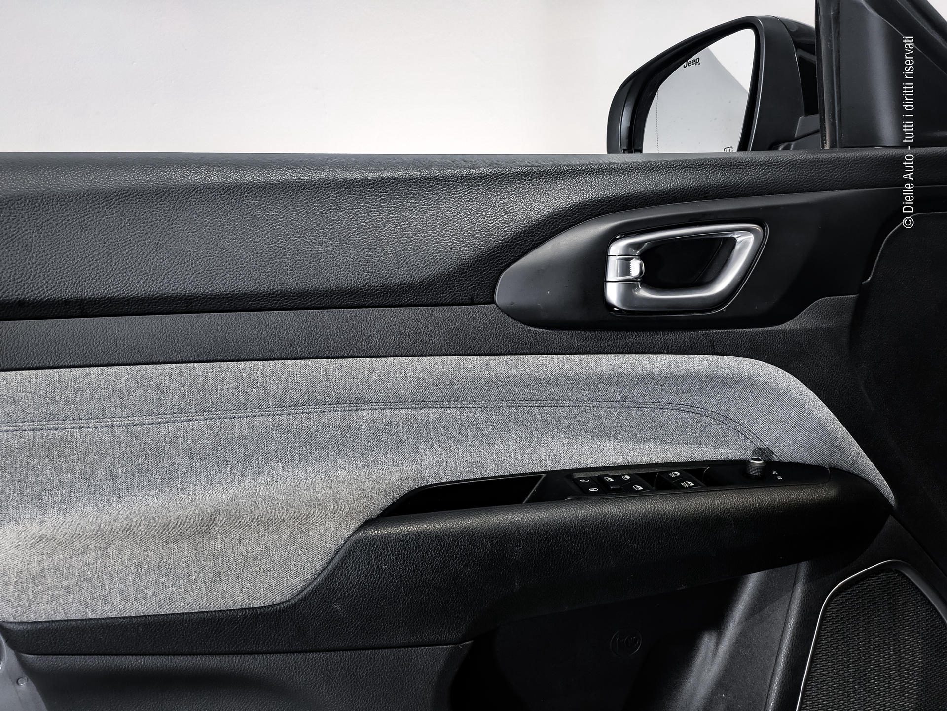 Jeep Compass 1.3 turbo t4 phev Limited 4xe auto