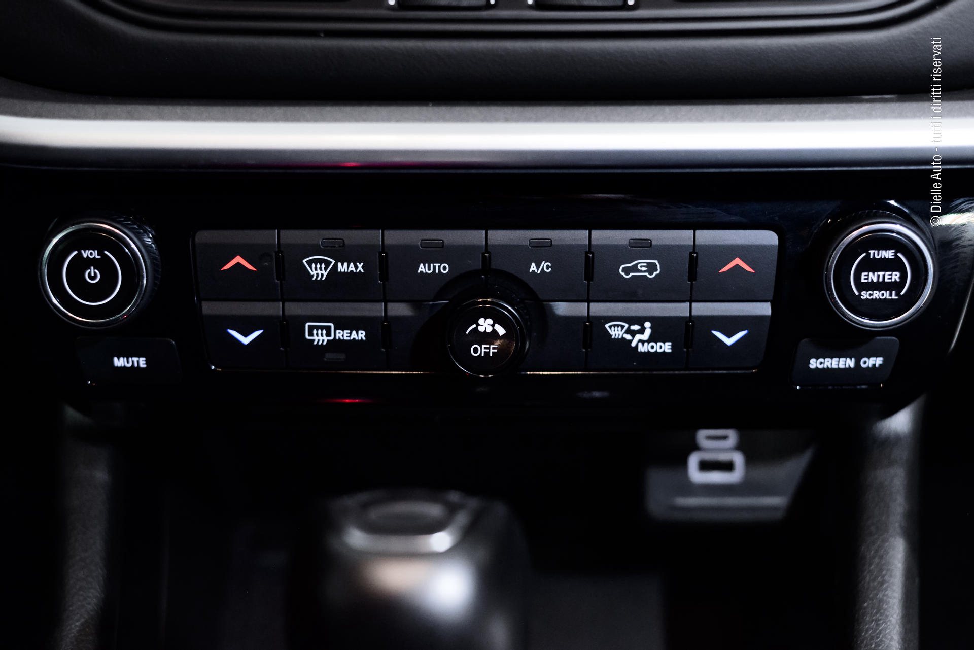 Jeep JEEP COMPASS 1.3 TURBO T4 PHEV LIMITED 4xe AUTO - AUTOCARRO N1 5 POSTI - 