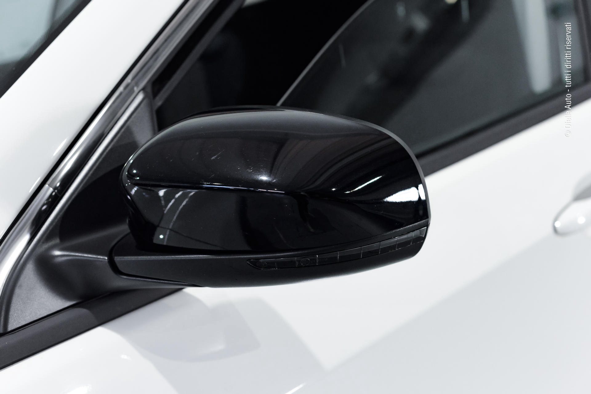 Jeep Compass 1.3 turbo t4 phev Limited 4xe autocarro N1 5 posti