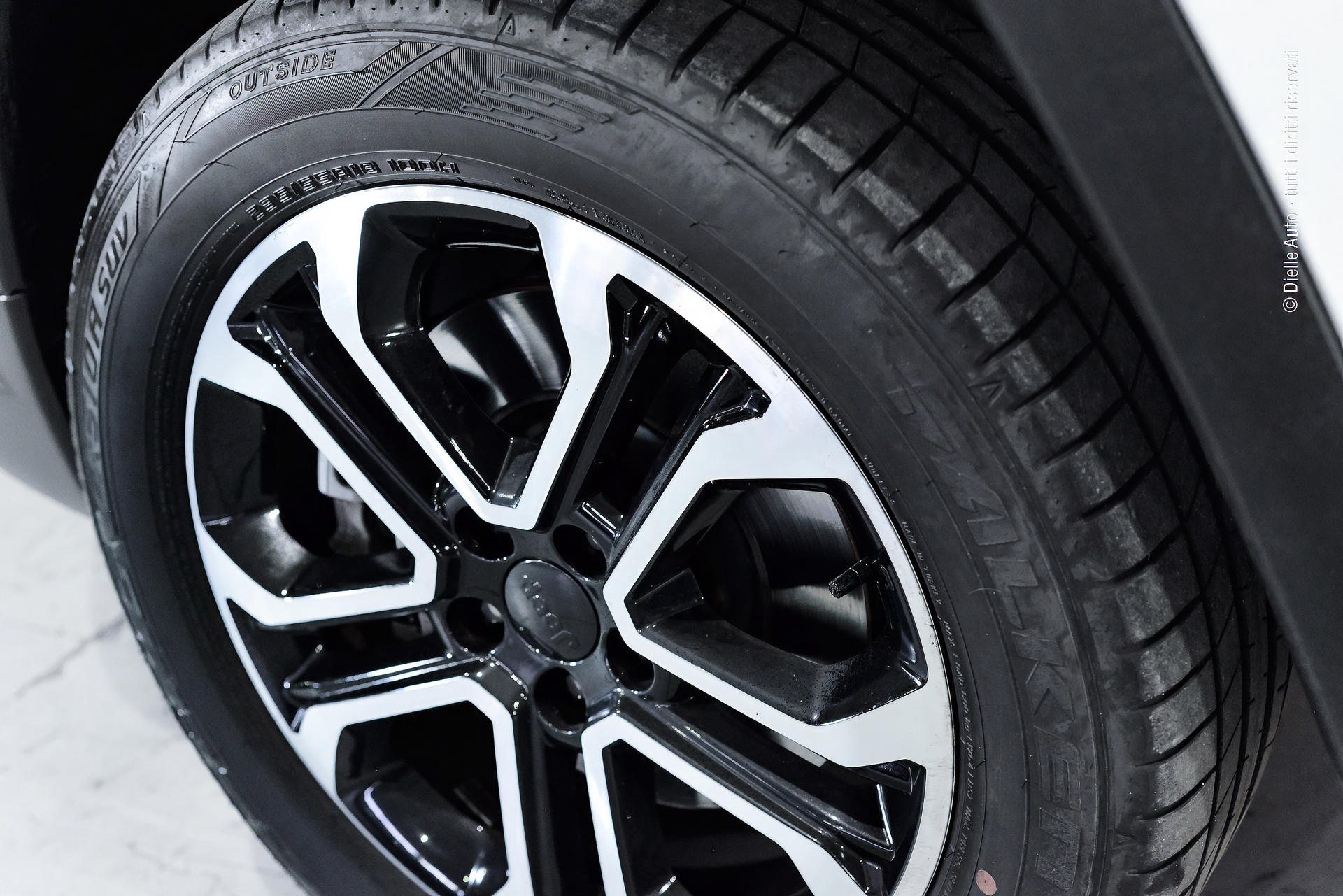 Jeep Compass 1.3 turbo t4 phev Limited 4xe autocarro N1 5 posti