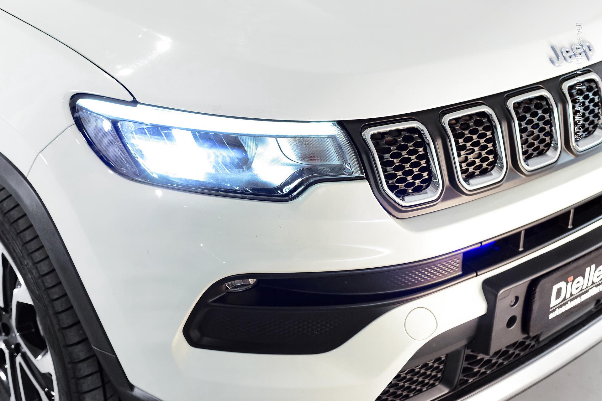 Jeep Compass 1.3 turbo t4 phev Limited 4xe autocarro N1 5 posti