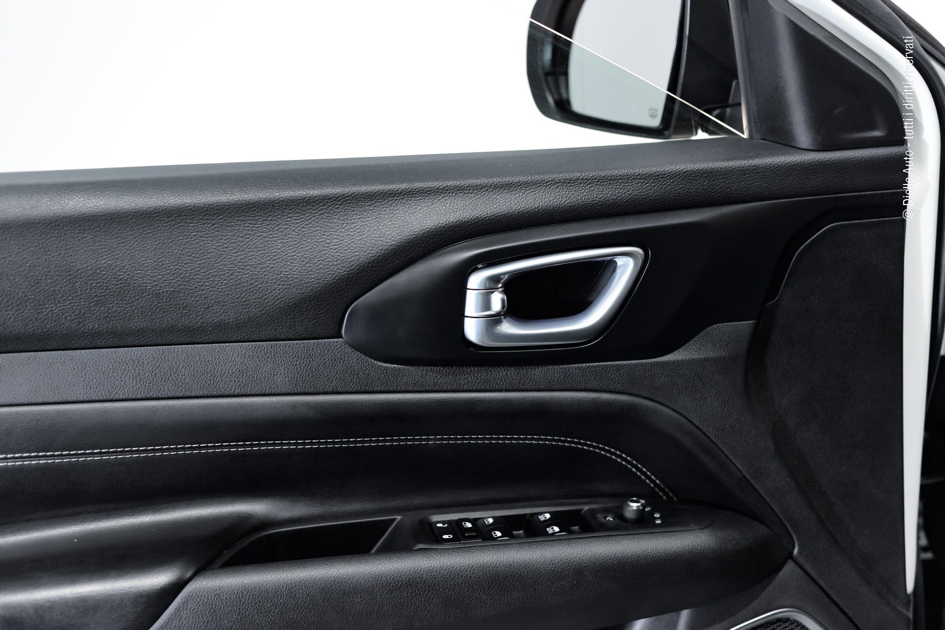 Jeep Compass 1.3 turbo t4 phev Limited 4xe autocarro N1 5 posti