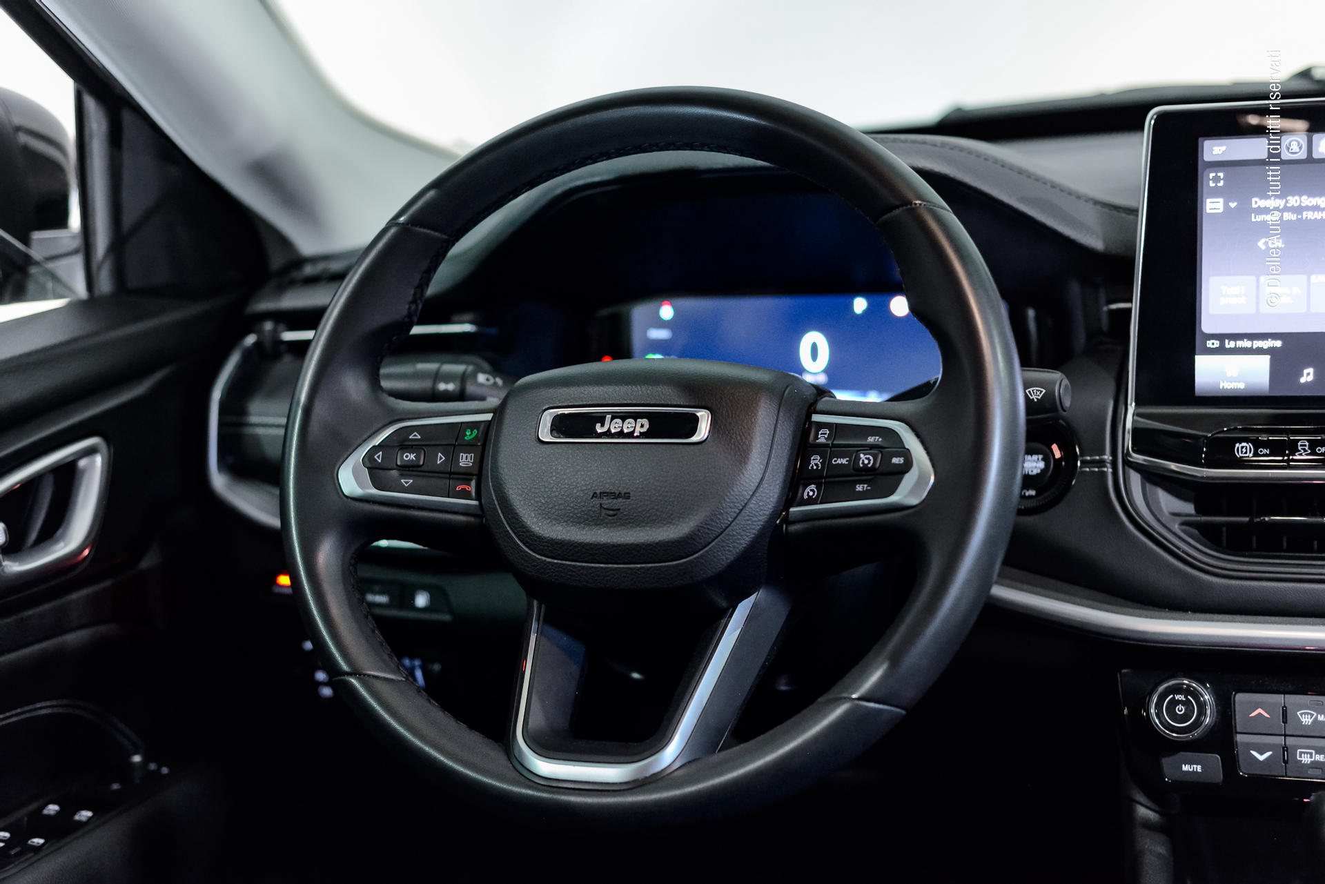 Jeep Compass 1.3 turbo t4 phev Limited 4xe autocarro N1 5 posti