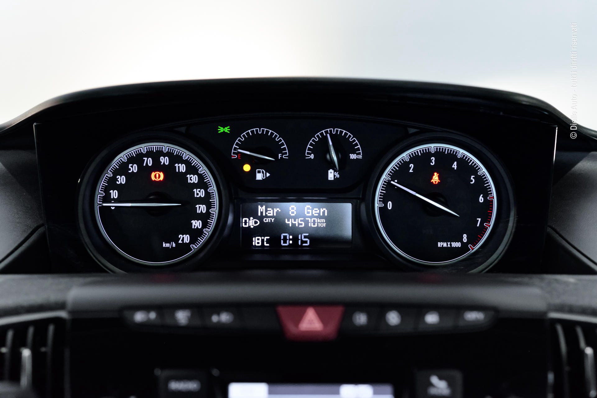 Lancia Ypsilon 1.0 firefly hybrid Silver s&s 70cv
