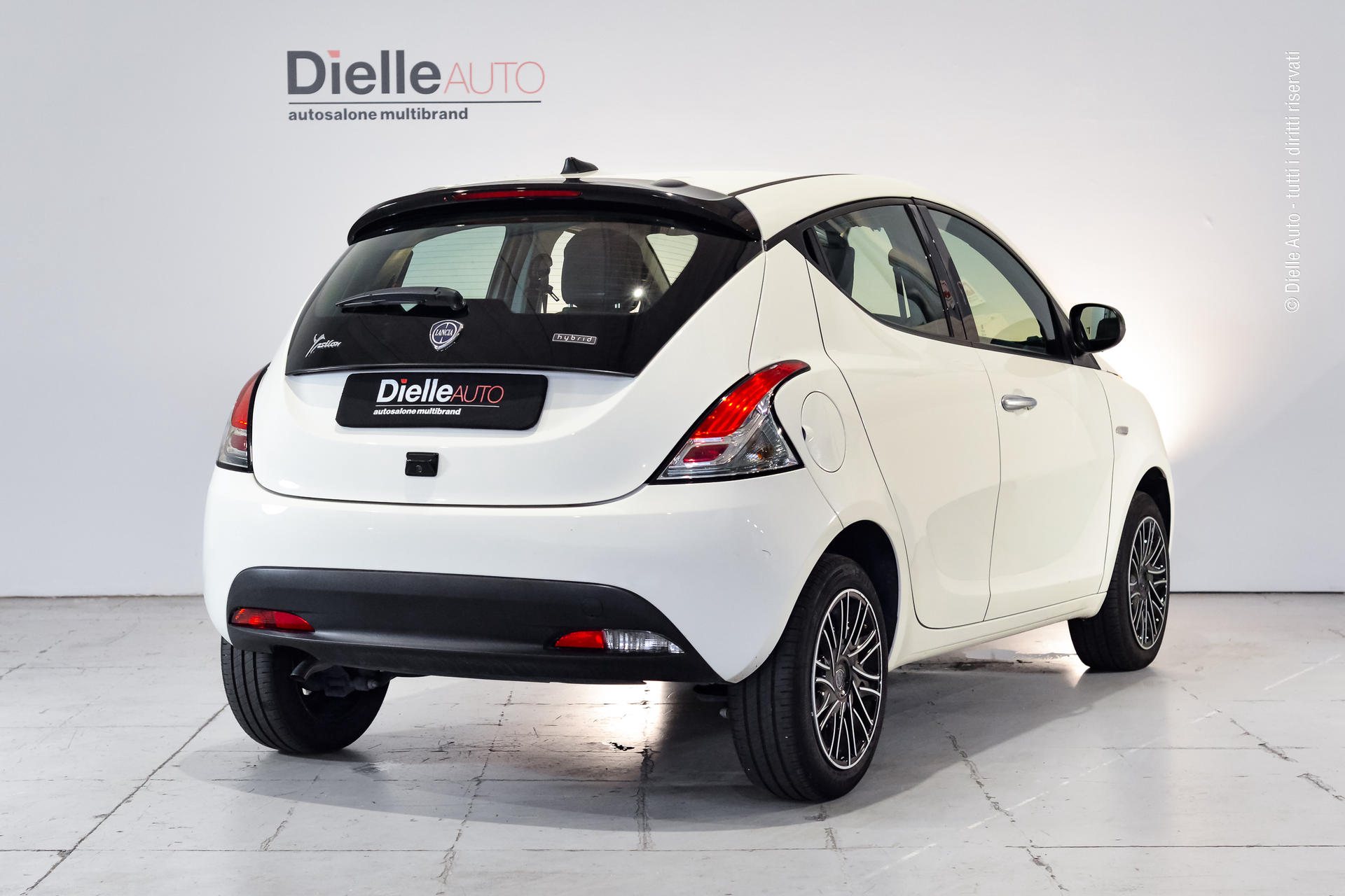 Lancia Ypsilon 1.0 firefly hybrid Gold s&s 70cv