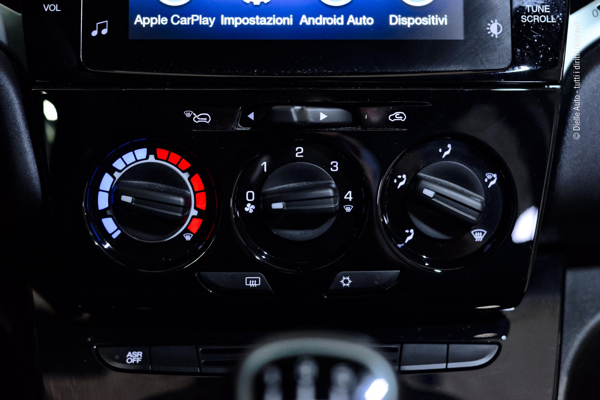 Lancia Ypsilon 1.0 firefly hybrid Gold s&s 70cv